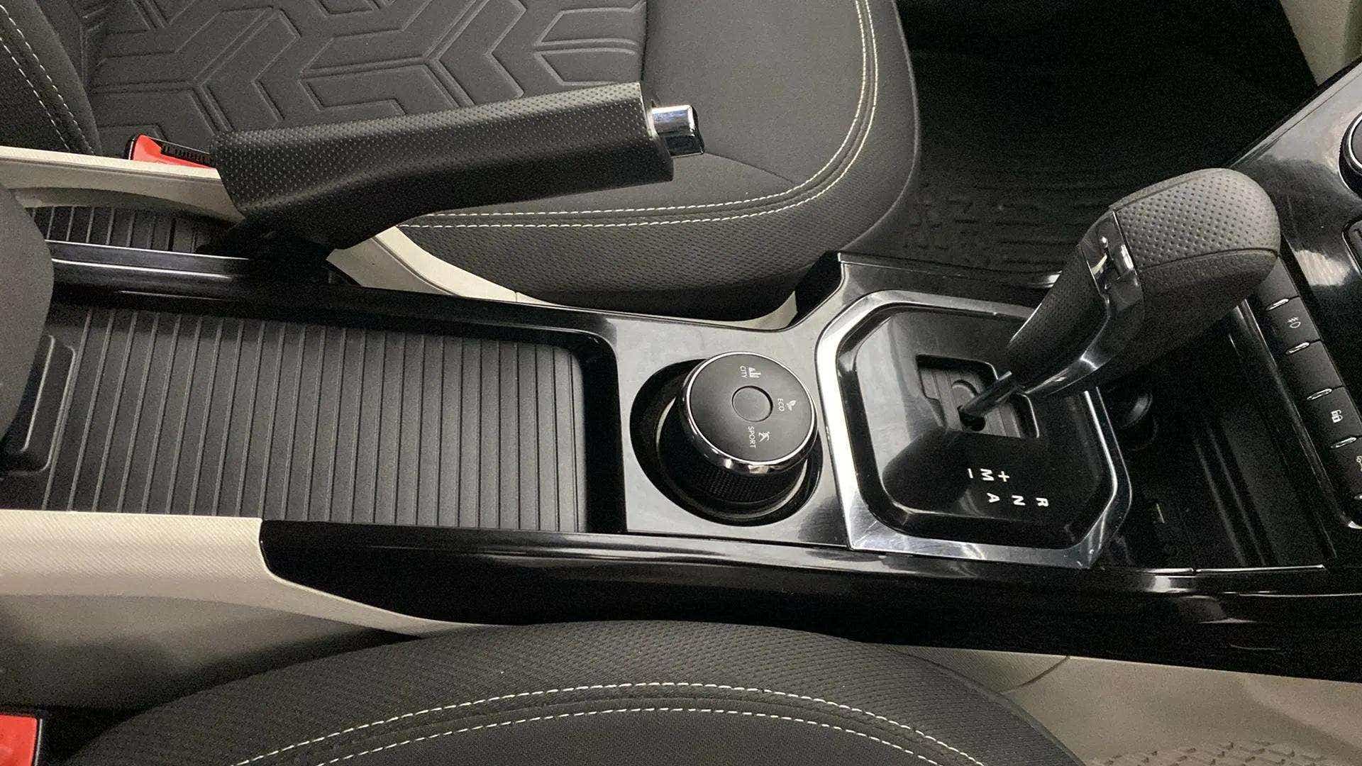 Center console and gear lever of a Tata Nexon 2017-2023