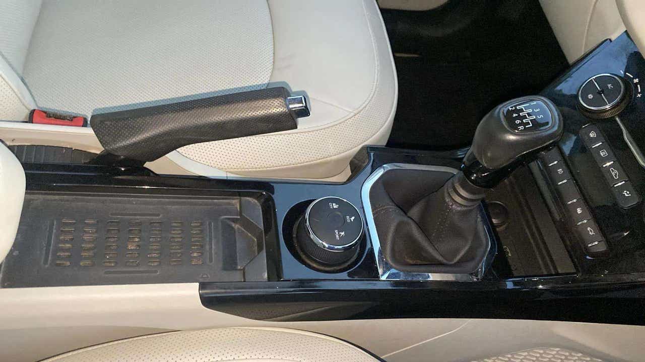 Gear lever and central console of a Tata Nexon 2017-2023