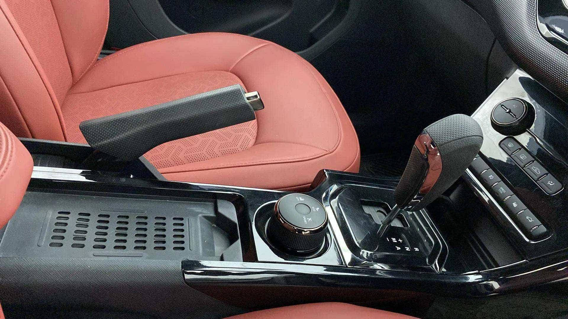 Center console and gear lever of a Tata Nexon 2017-2023