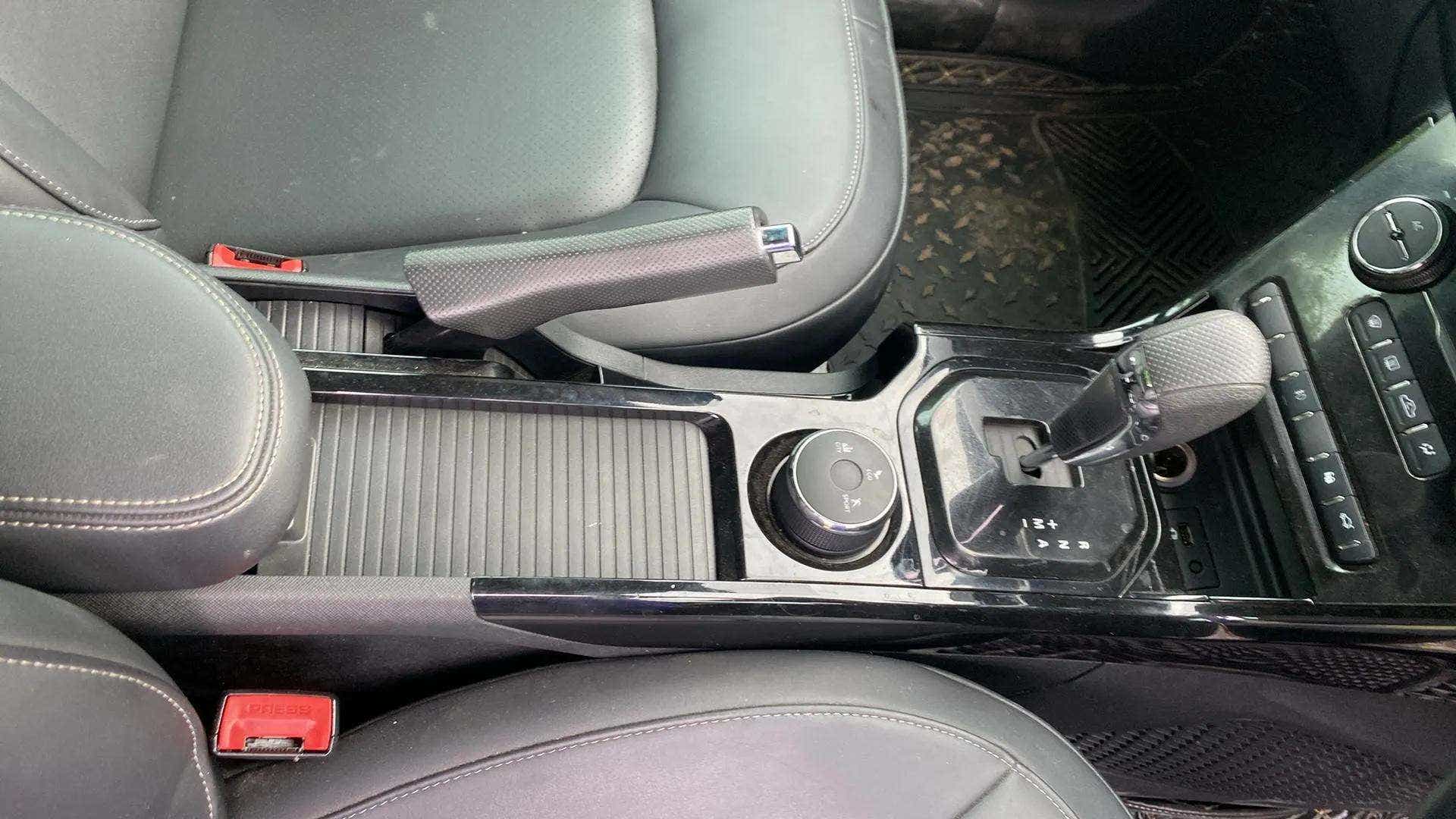 Center console and gear shifter of a Tata Nexon 2017-2023