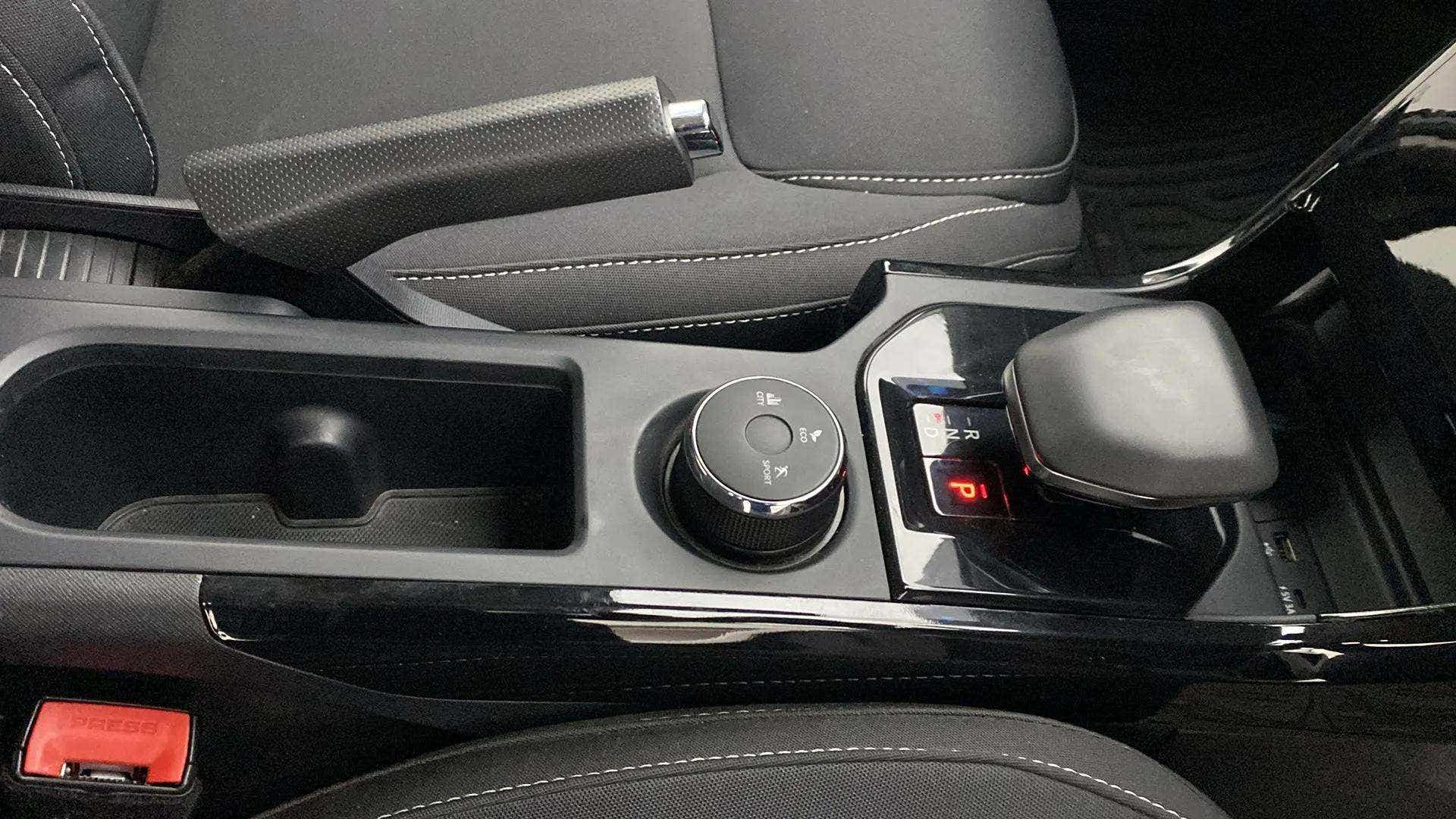 Central console and gear selector of a Tata Nexon