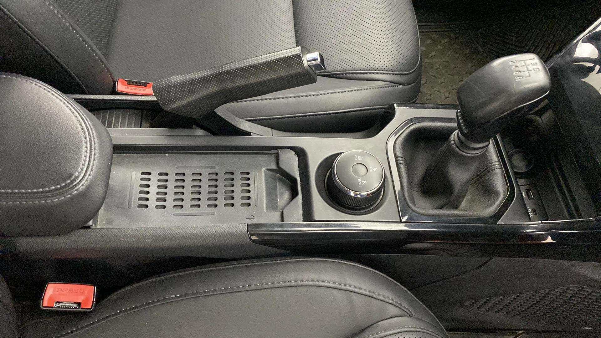Centre console and gear lever of a Tata Nexon 2017-2023