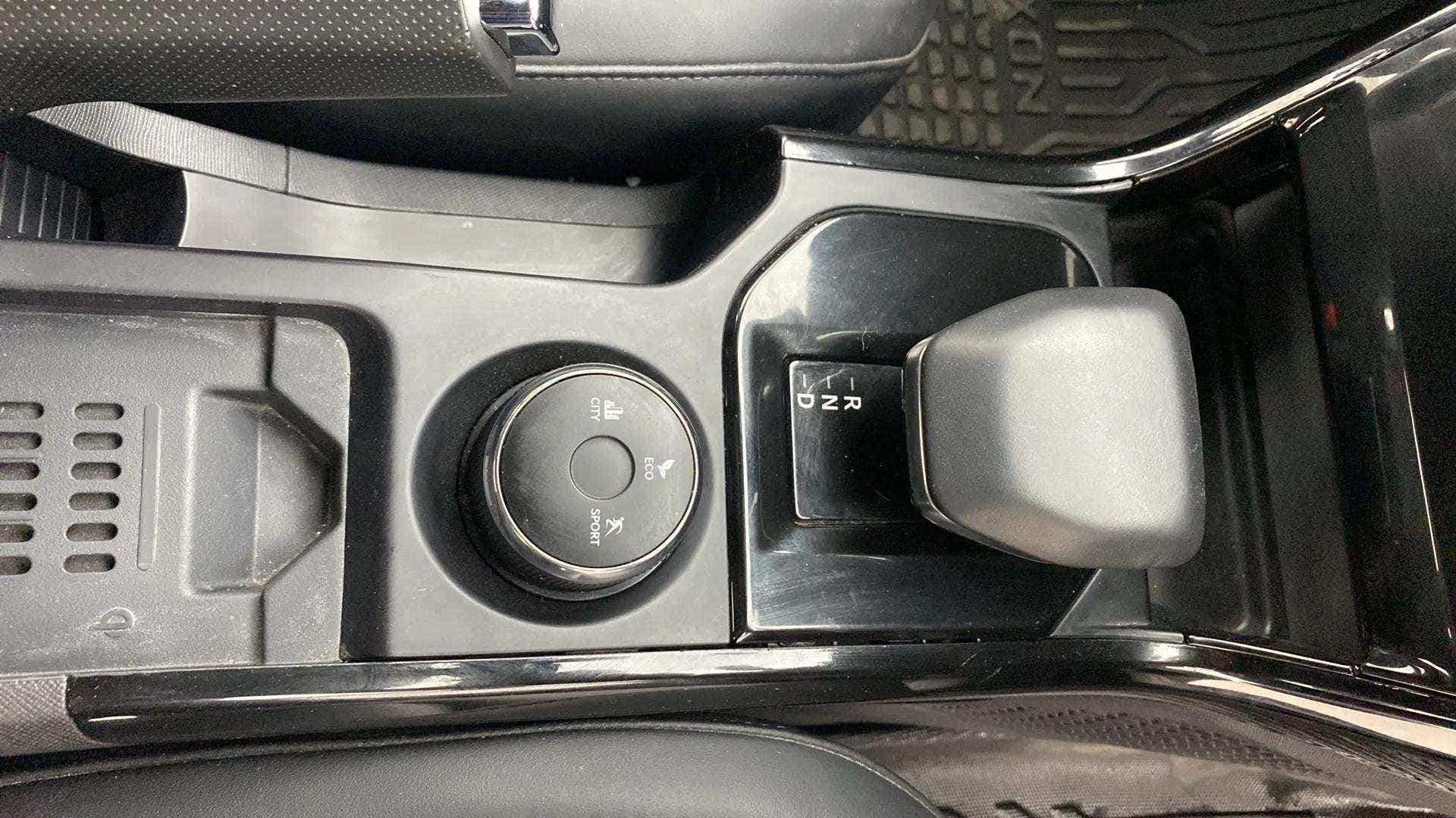 Center console and gear selector of a Tata Nexon 2017-2023
