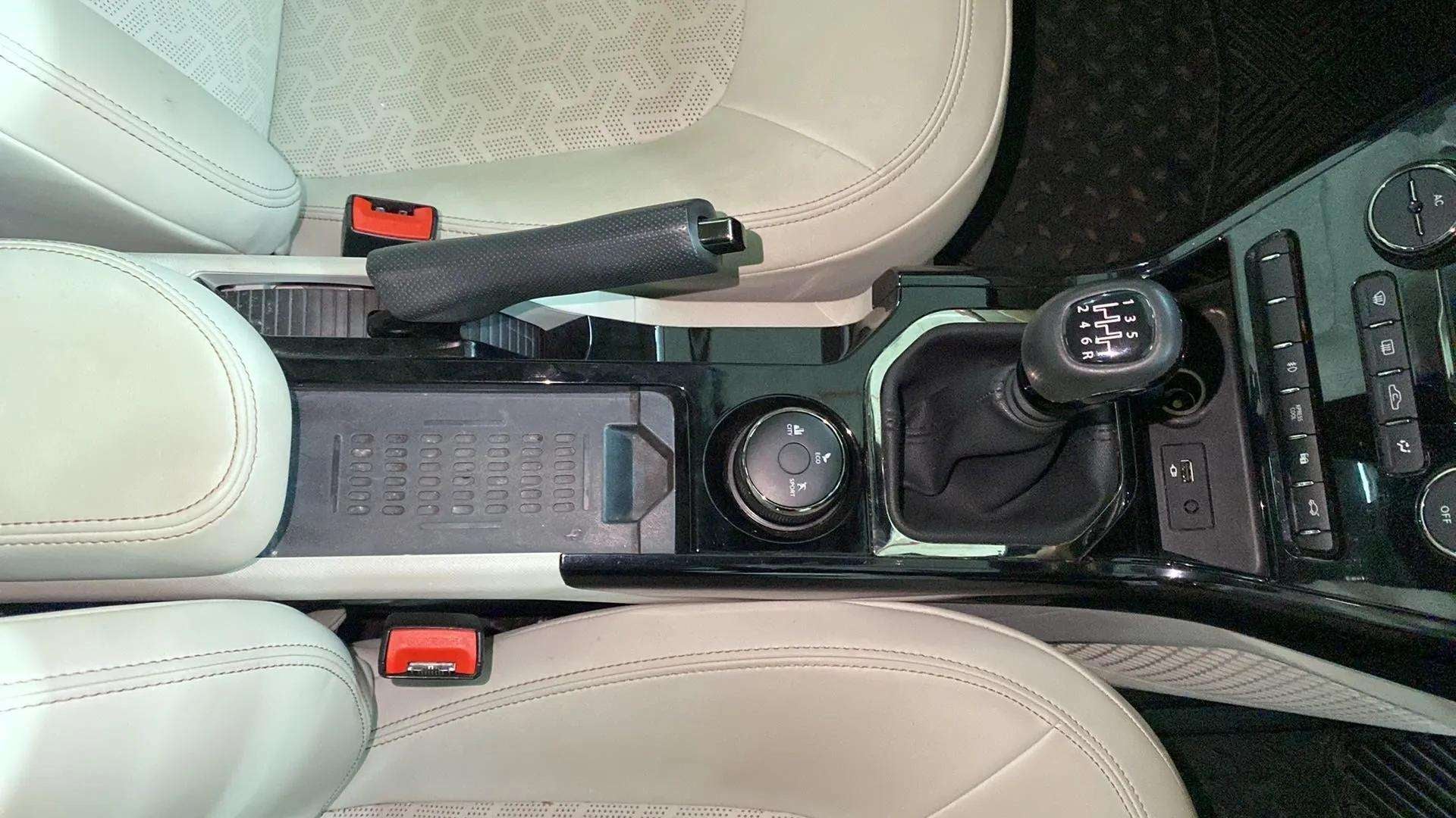 Center console and gear lever of a Tata Nexon 2017-2023