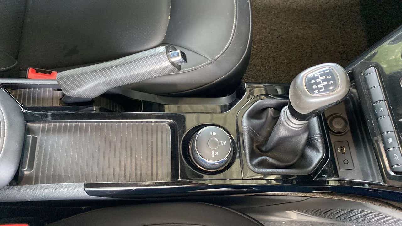 Center console and gear lever of a Tata Nexon 2017-2023