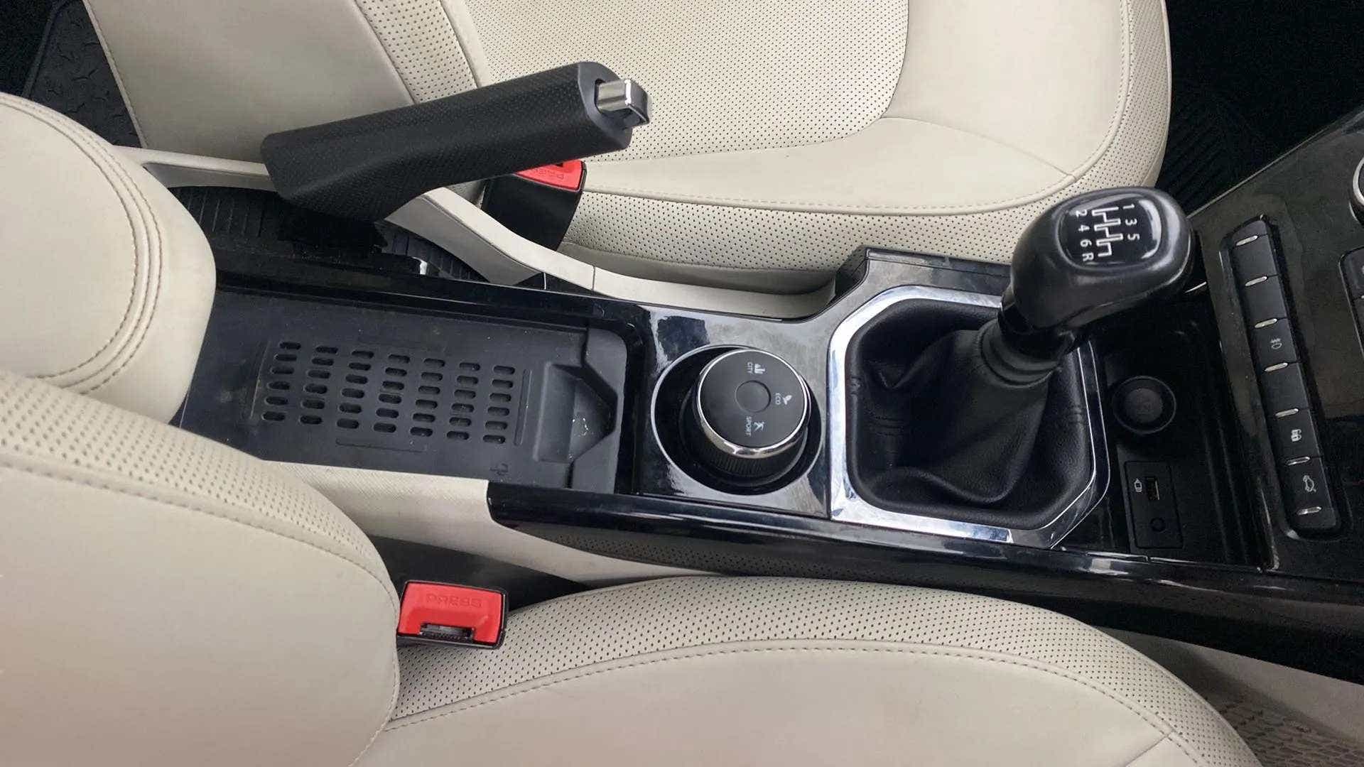 Center console and gear shifter of a Tata Nexon 2017-2023