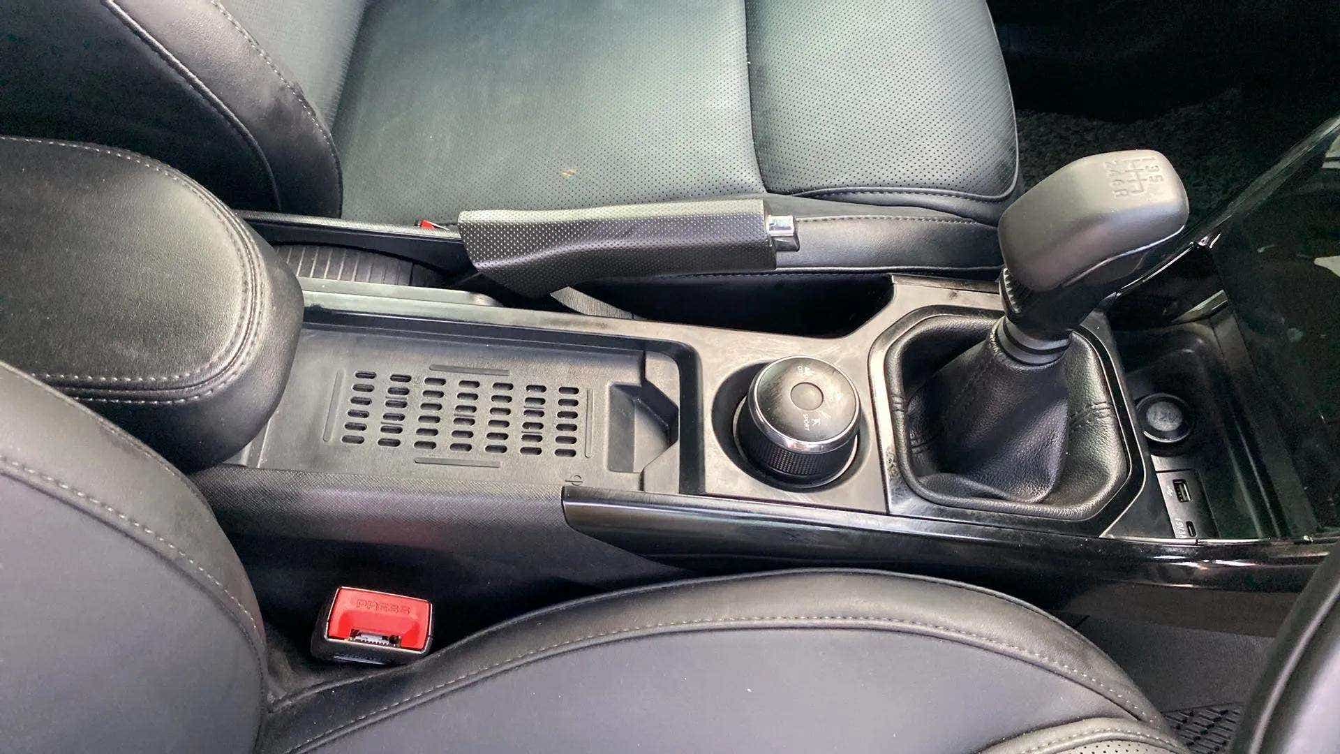Center console and gear lever of a Tata Nexon 2017-2023