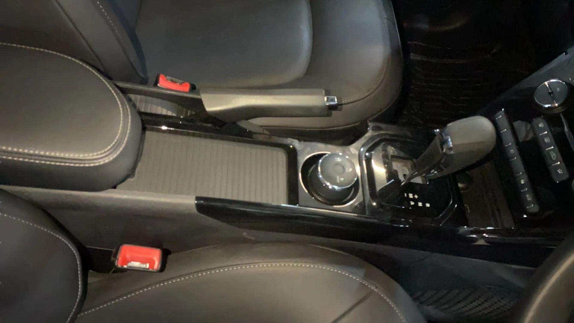 Center console and gear lever of a Tata Nexon 2017-2023