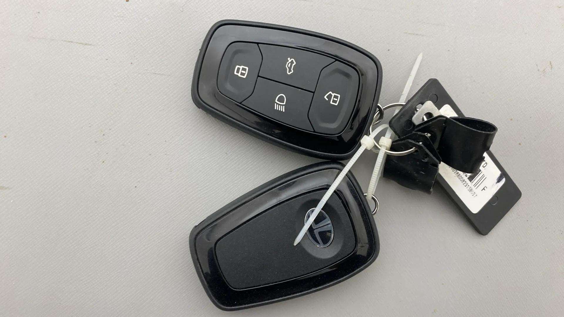 Car key fob set of a Tata Nexon 2017-2023