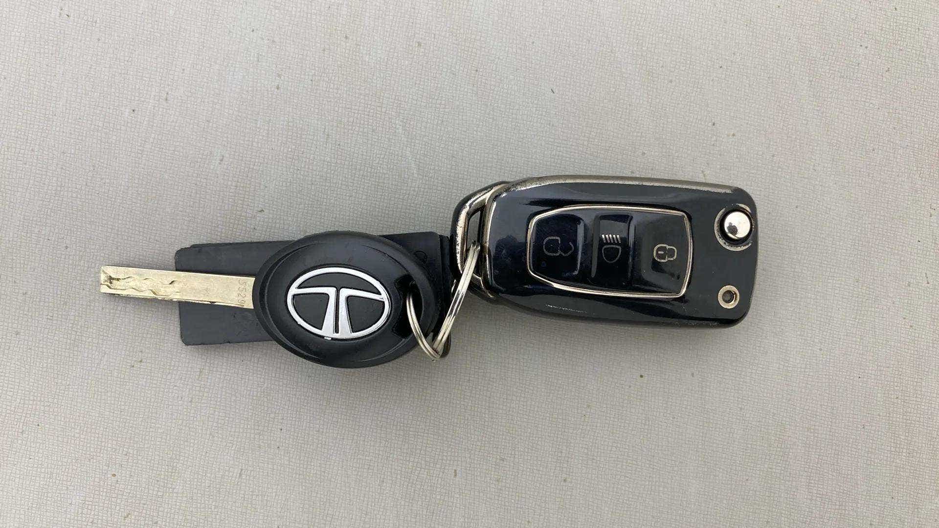 Key fob of a Tata Nexon 2017-2023