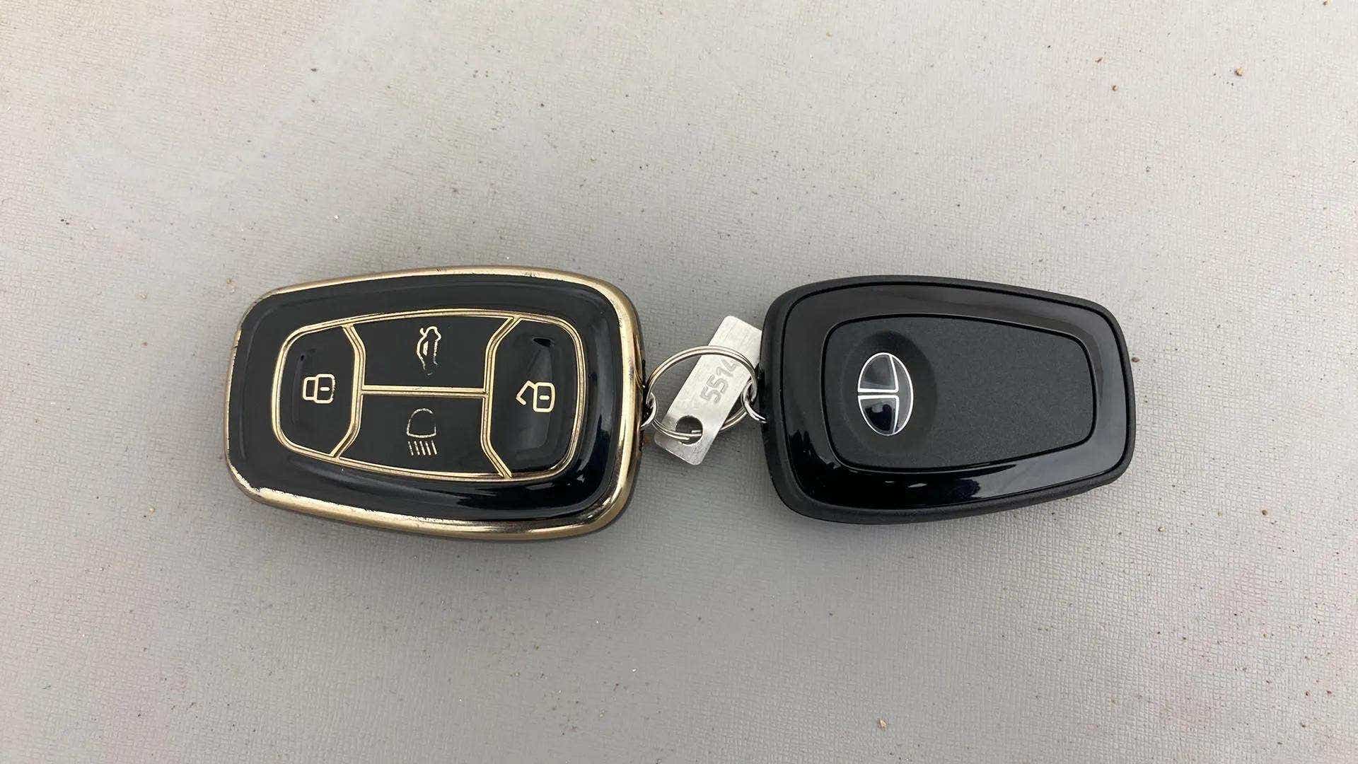Key fob of a Tata Nexon 2017-2023