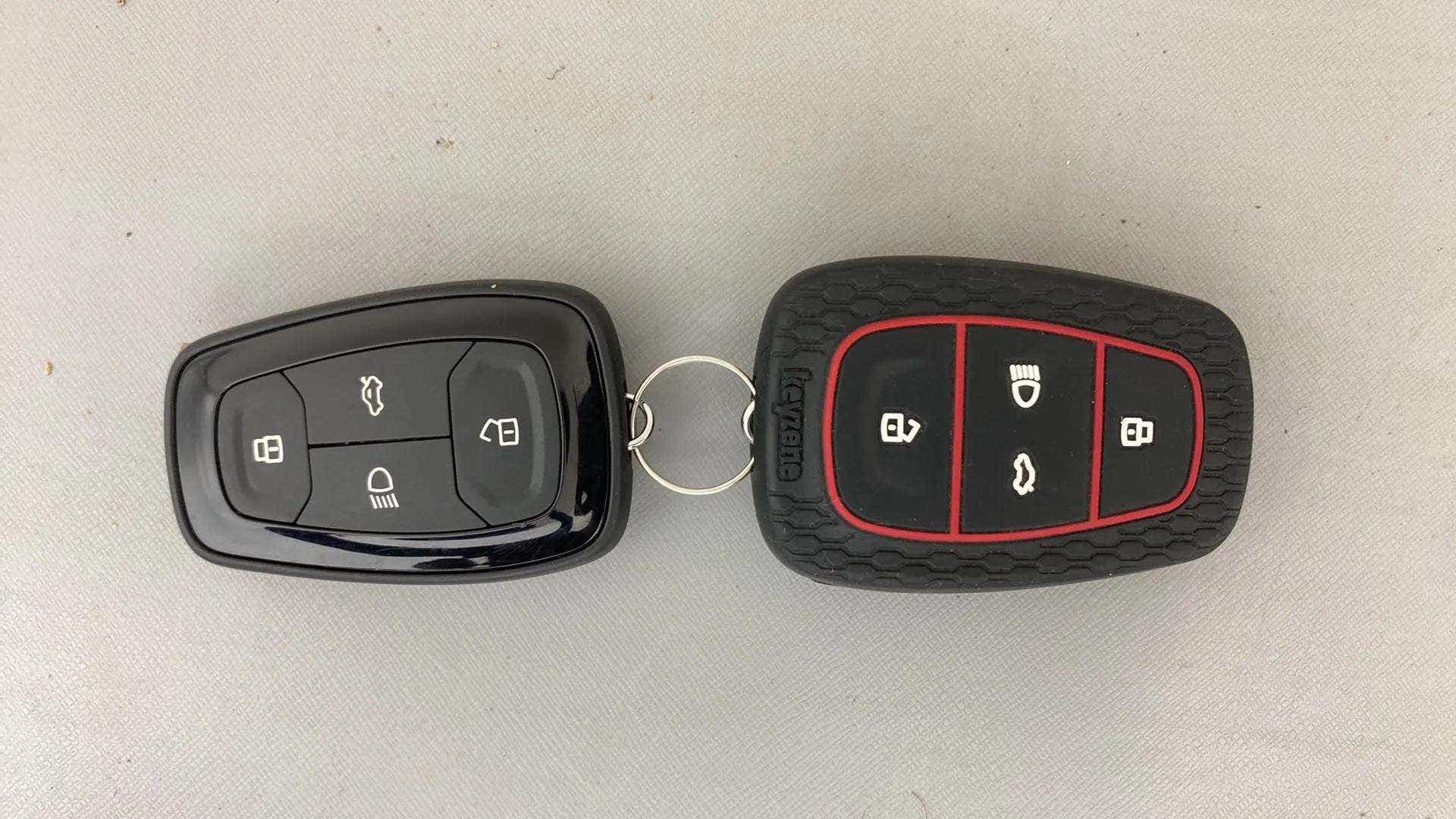 Key fobs of a Tata Nexon 2017-2023