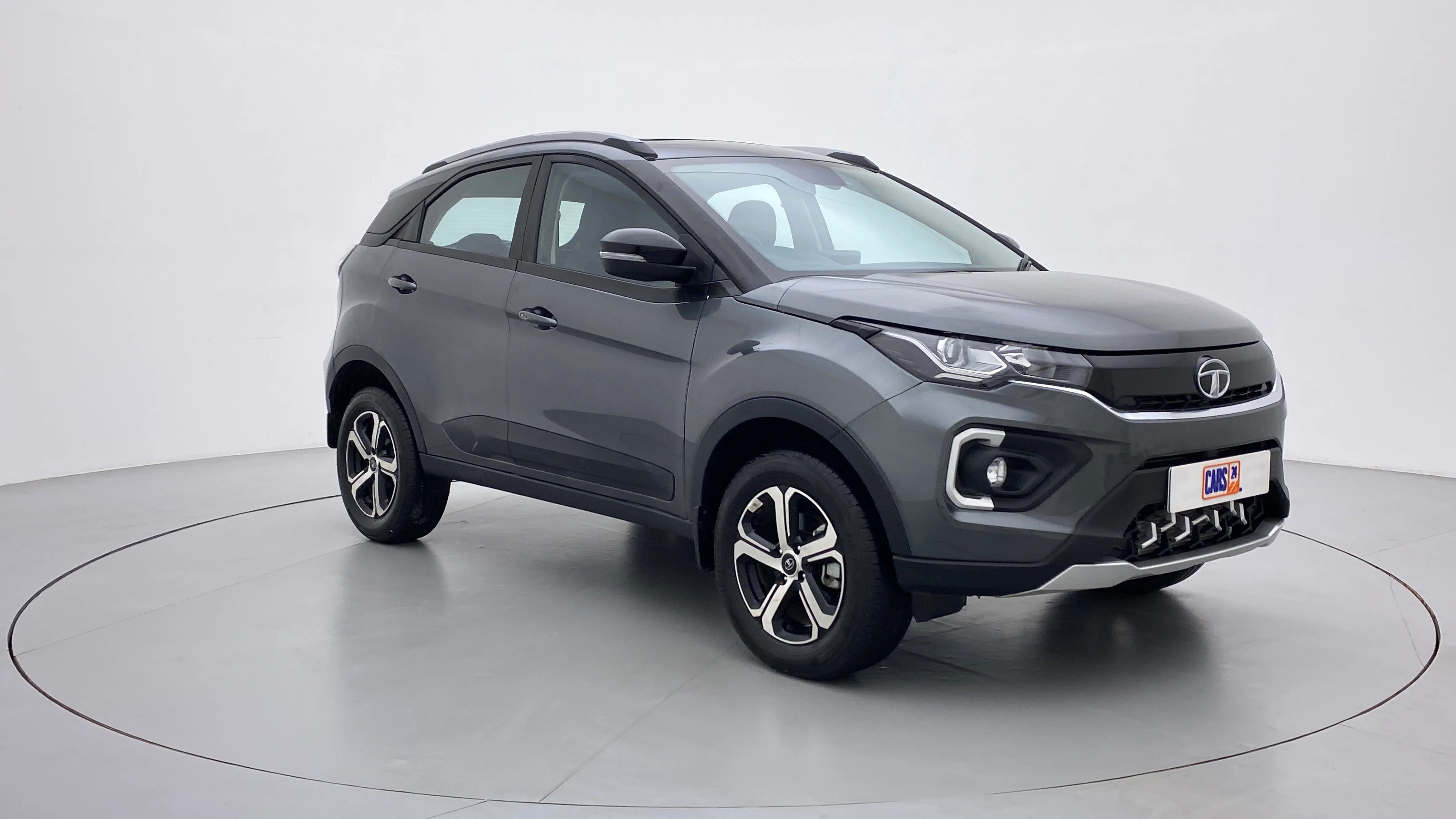 Front three-quarter view of a Tata Nexon 2017-2023