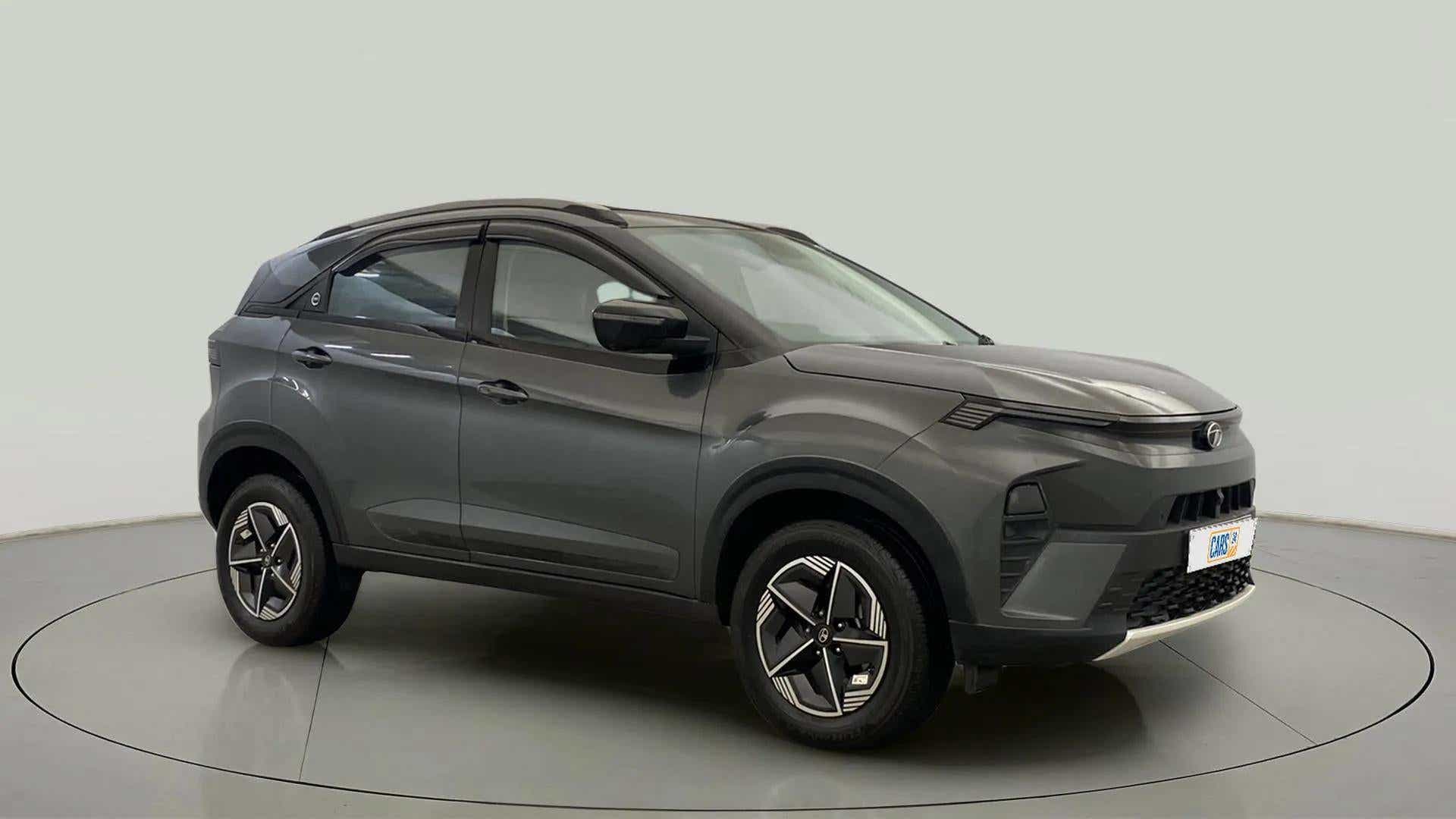 Front side view of a Tata Nexon 2017-2023