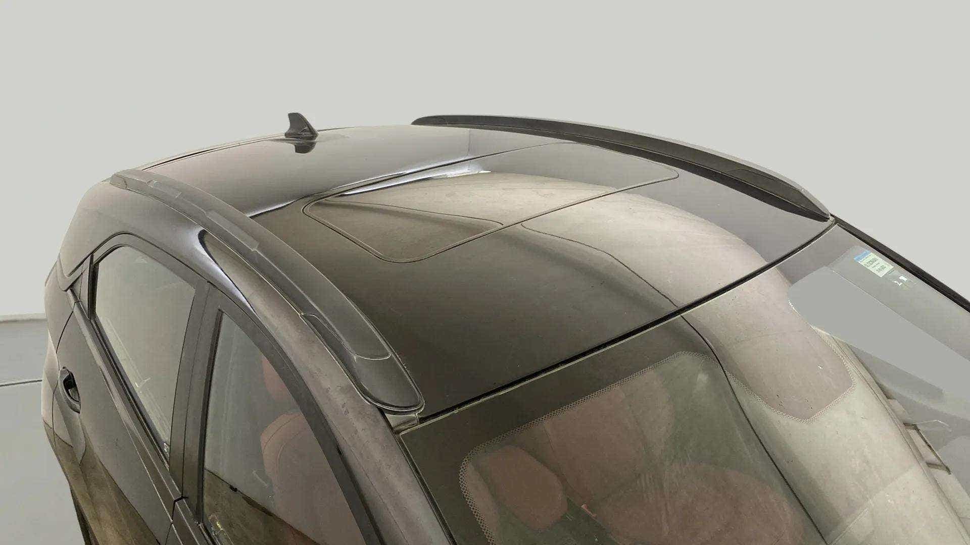 Sunroof and roof rails view of a Tata Nexon 2017-2023