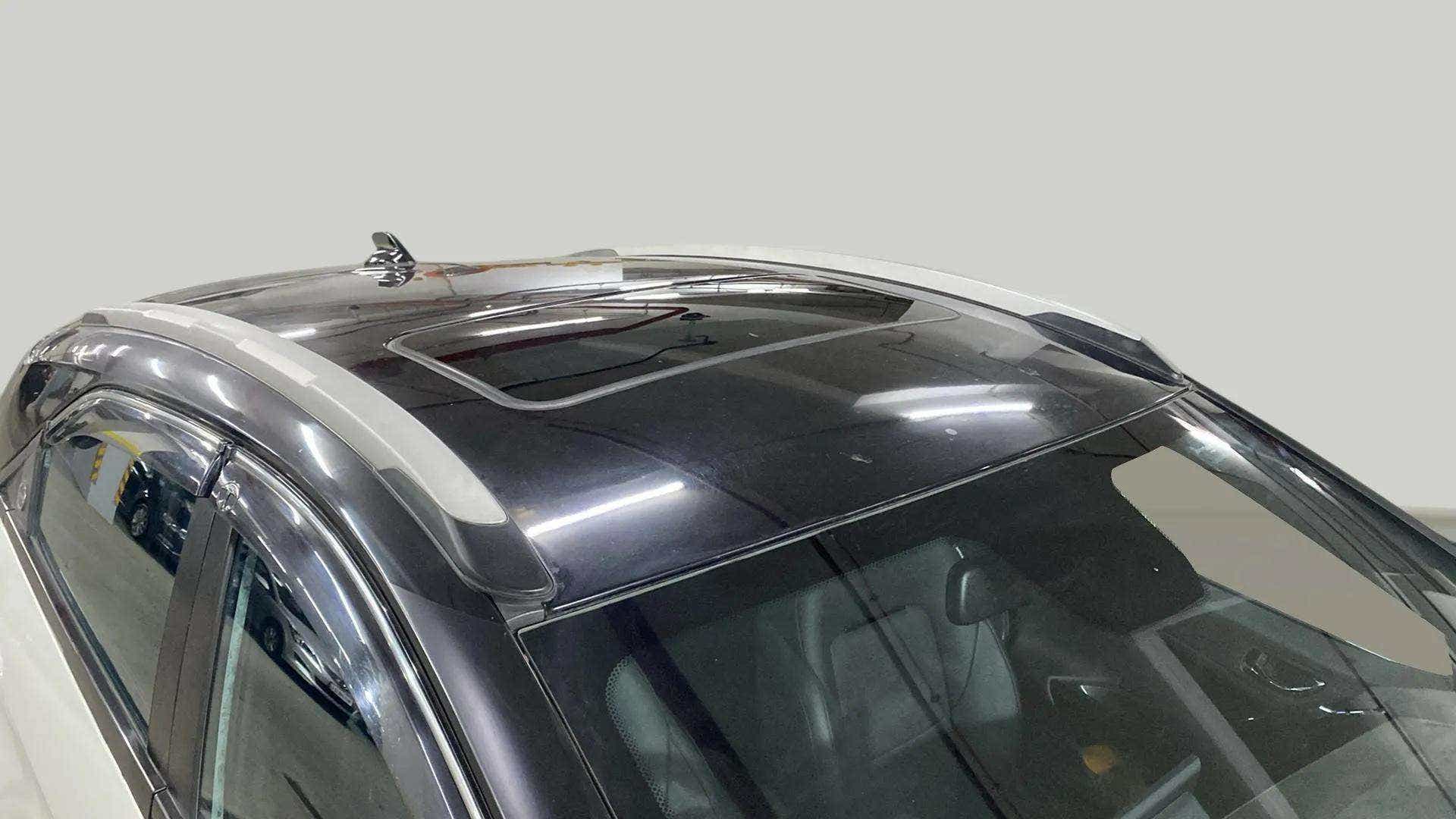 Sunroof and roof view of a Tata Nexon 2017-2023