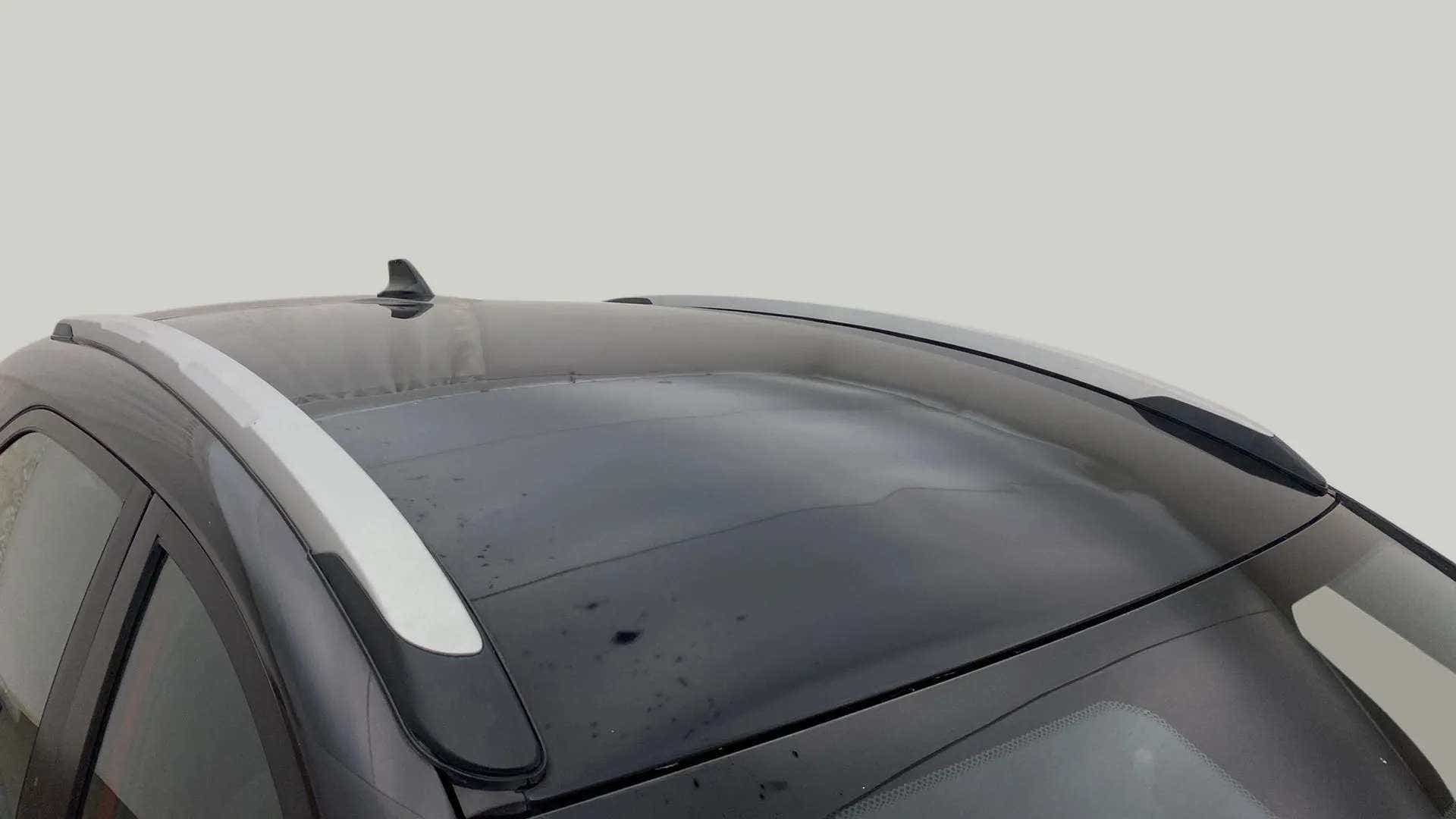 Roof and sunroof area of a Tata Nexon 2017-2023