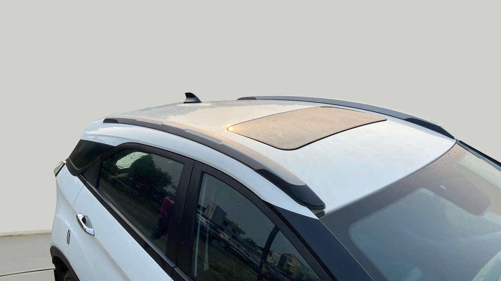 Sunroof and roof view of a Tata Nexon 2017-2023