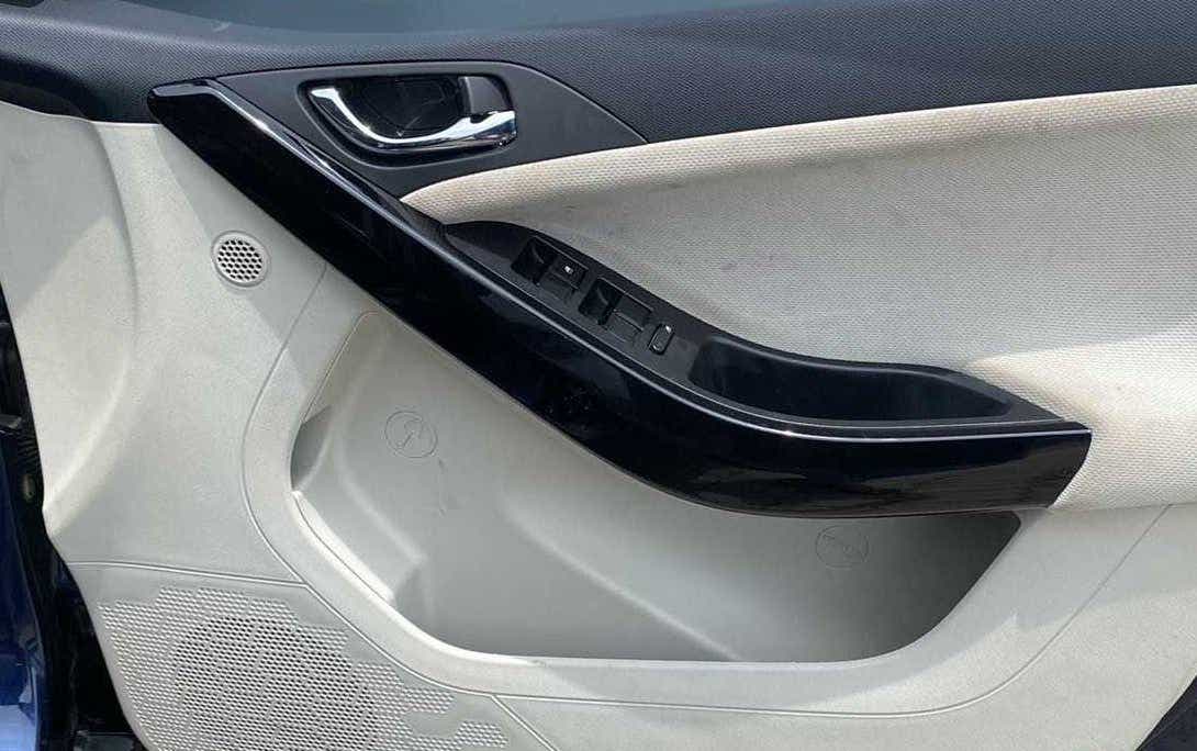Front door interior panel of a Tata Nexon 2017-2023