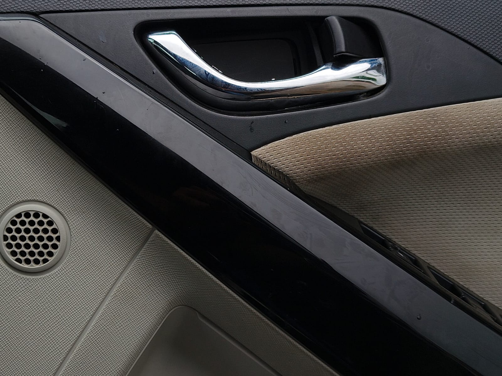 Interior door handle of a Tata Nexon 2017-2023