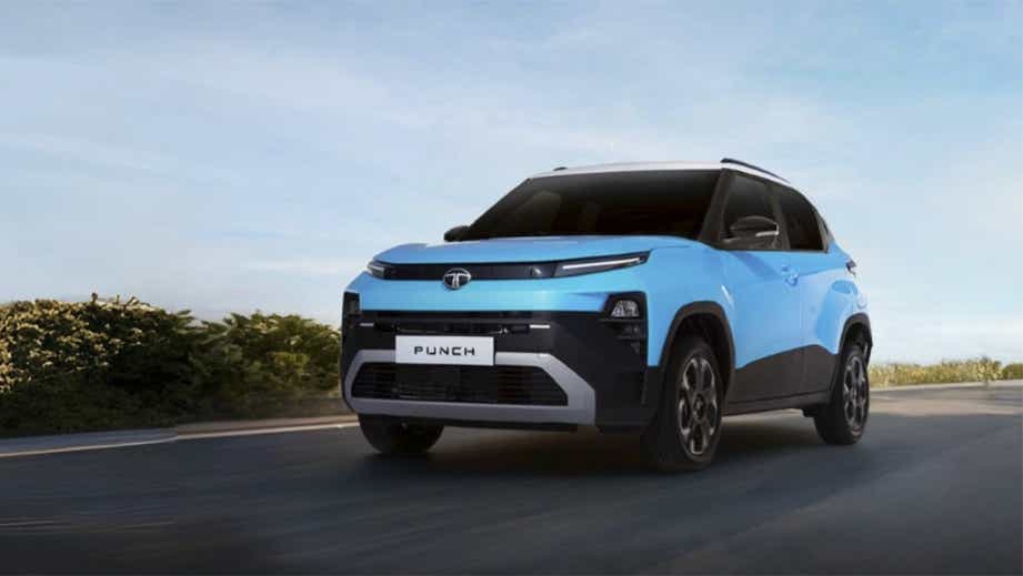 Front three-quarter view of a Tata Punch Facelift
