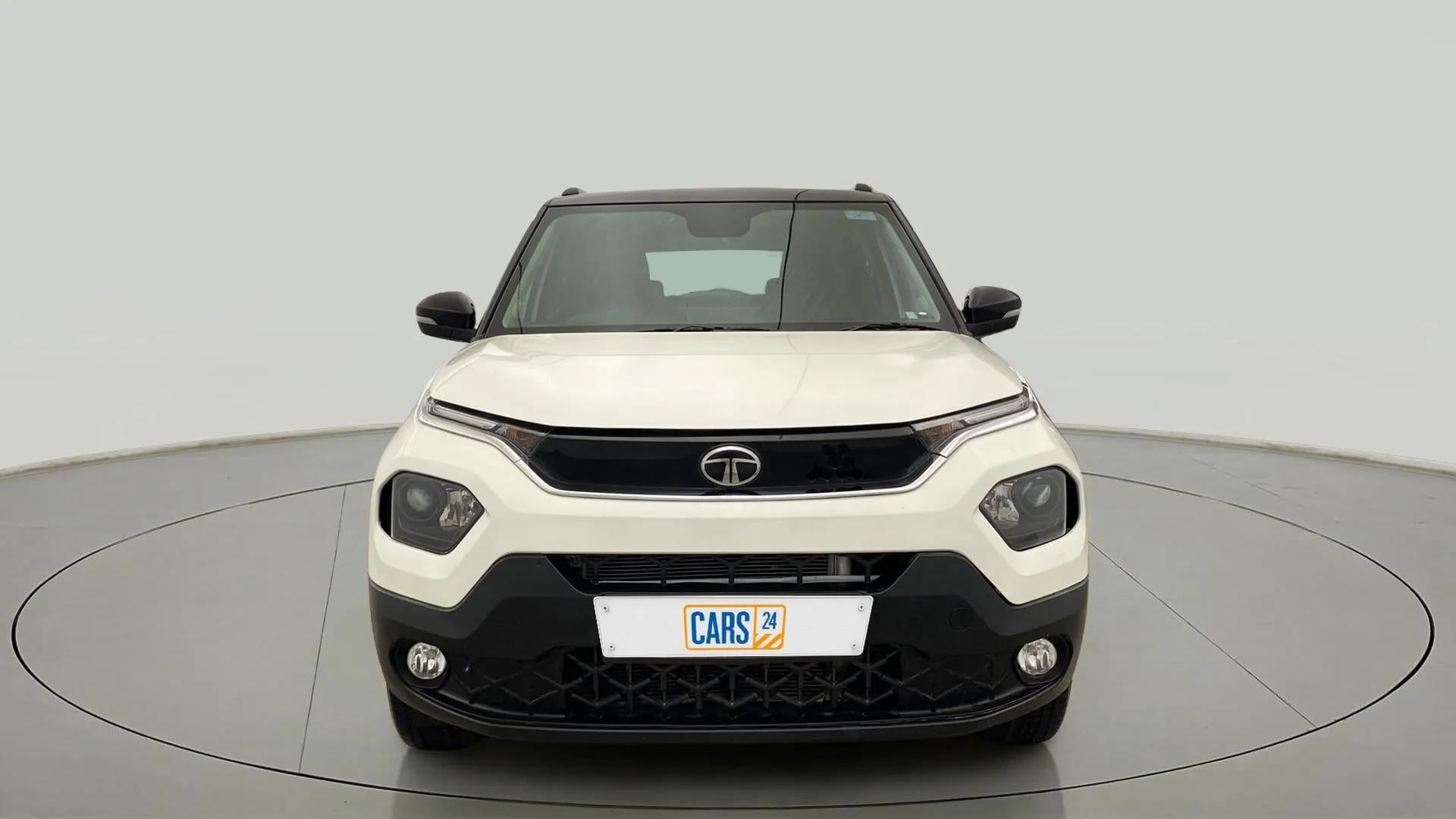 Front view of a Orcus White Tata Punch