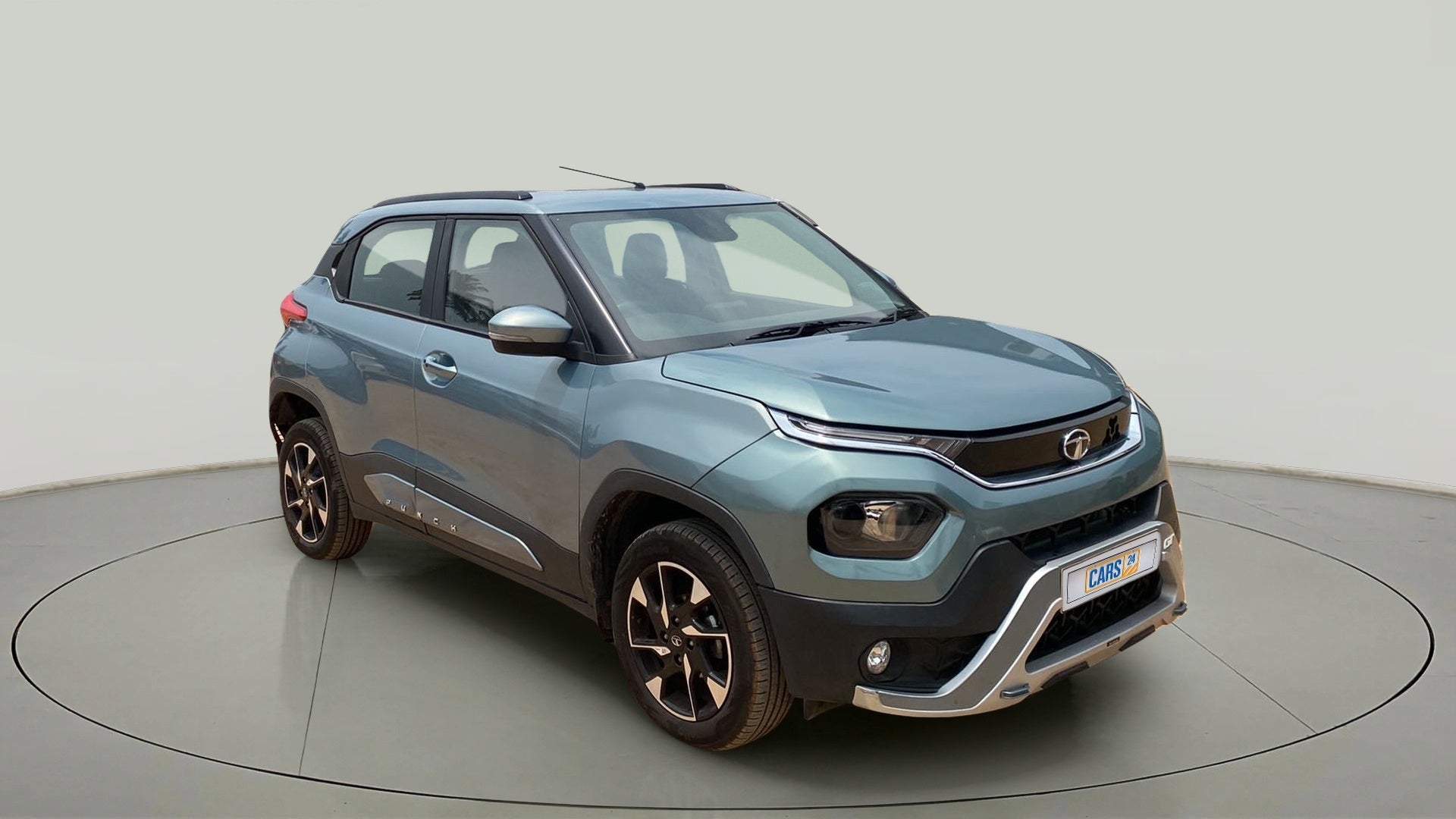 Front three quarter view of a Tata Punch