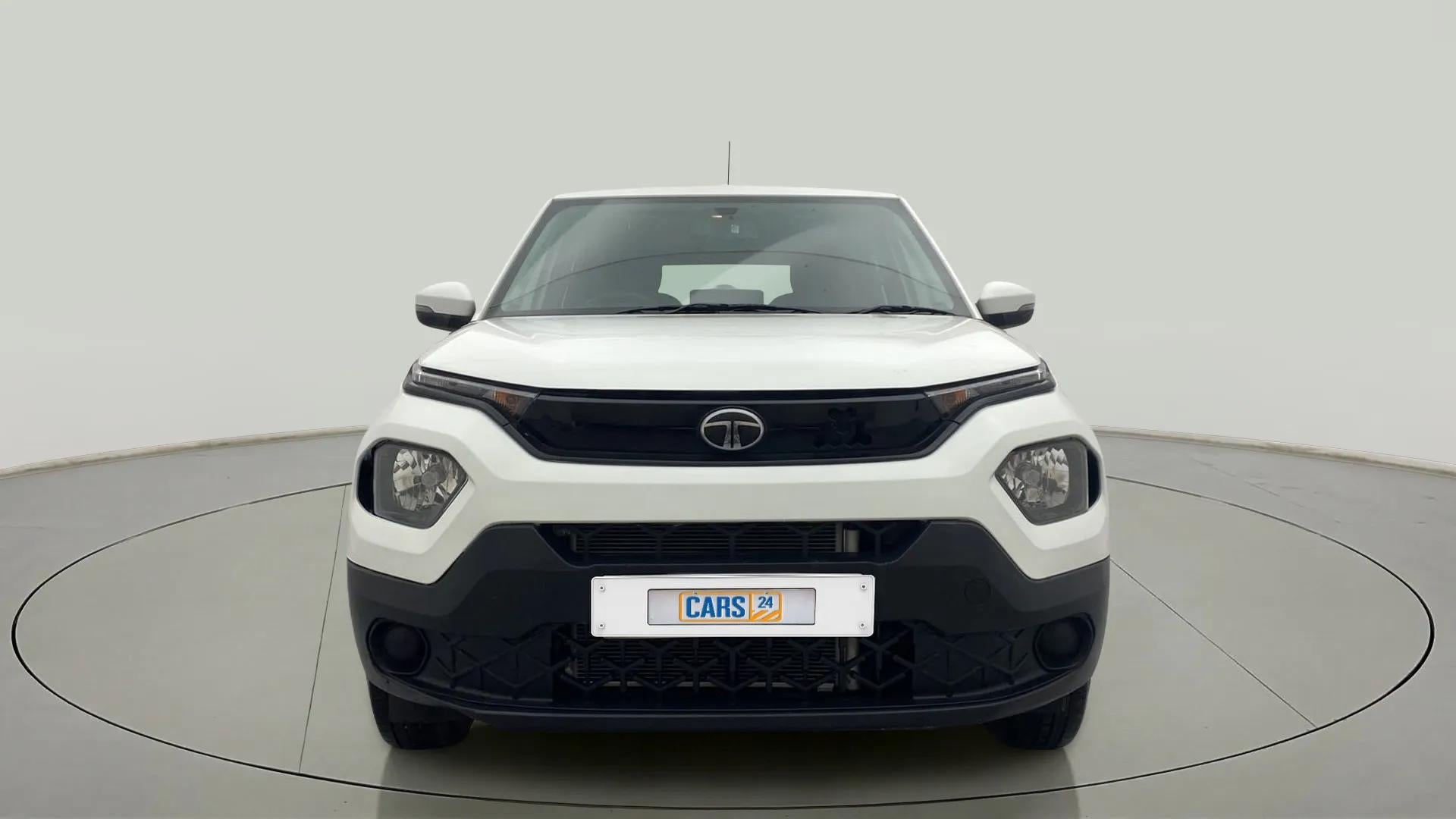 Front view of a Orcus White Tata Punch