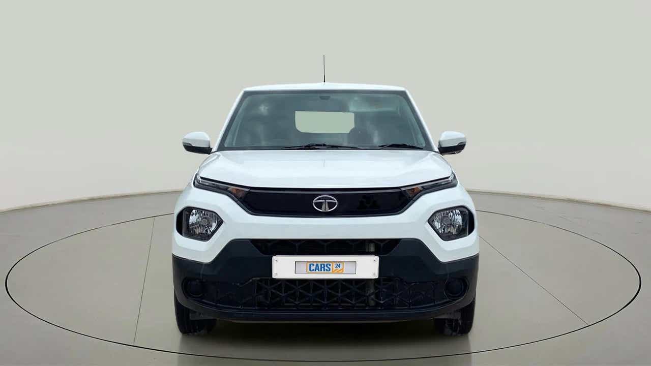 Front view of a Orcus White Tata Punch