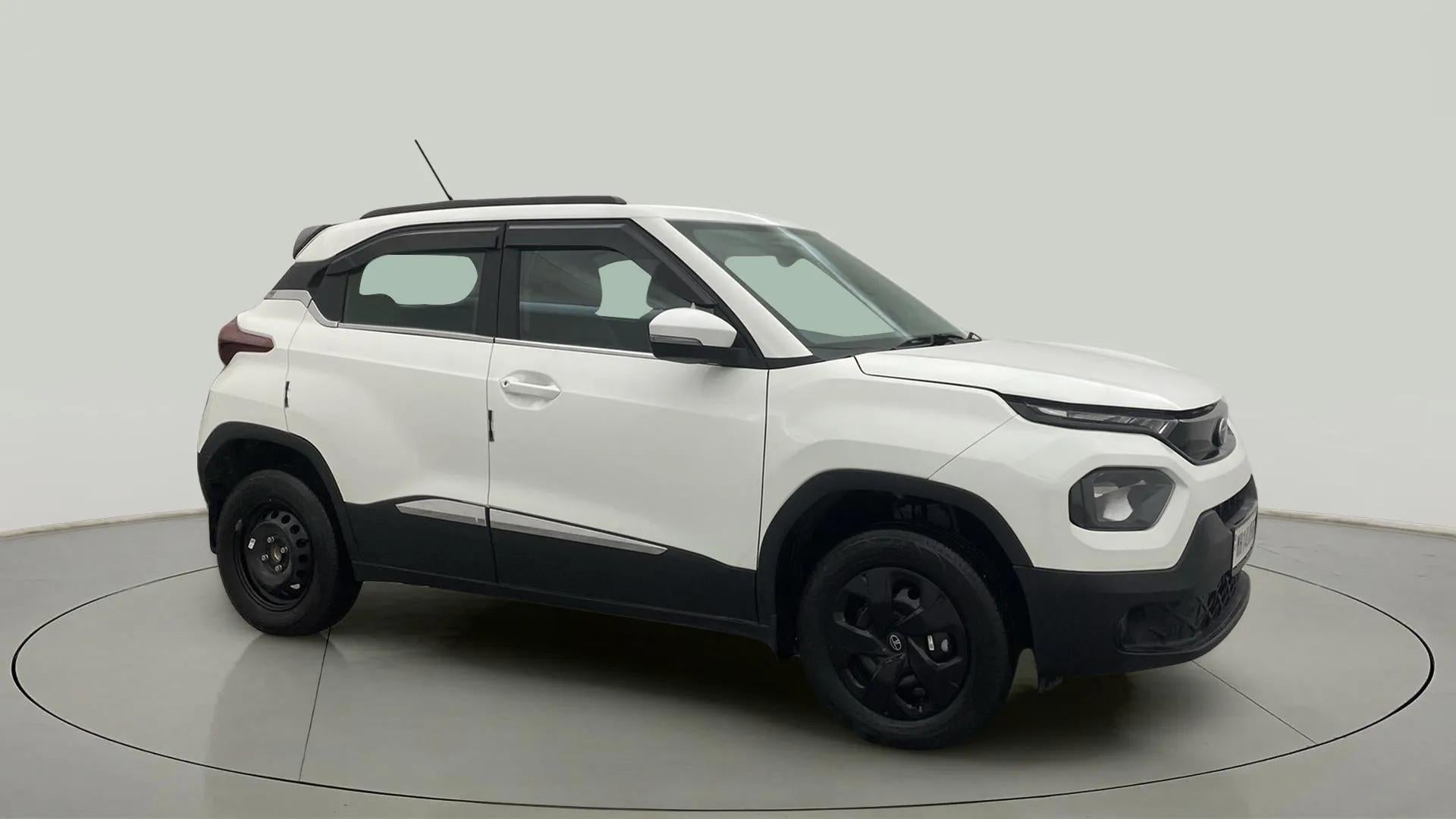 Side view of a Orcus White Tata Punch