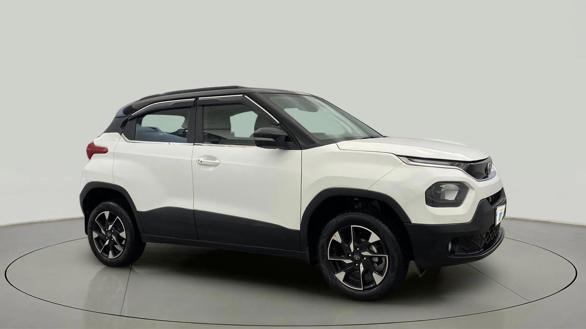 Side view of a Orcus White Tata Punch