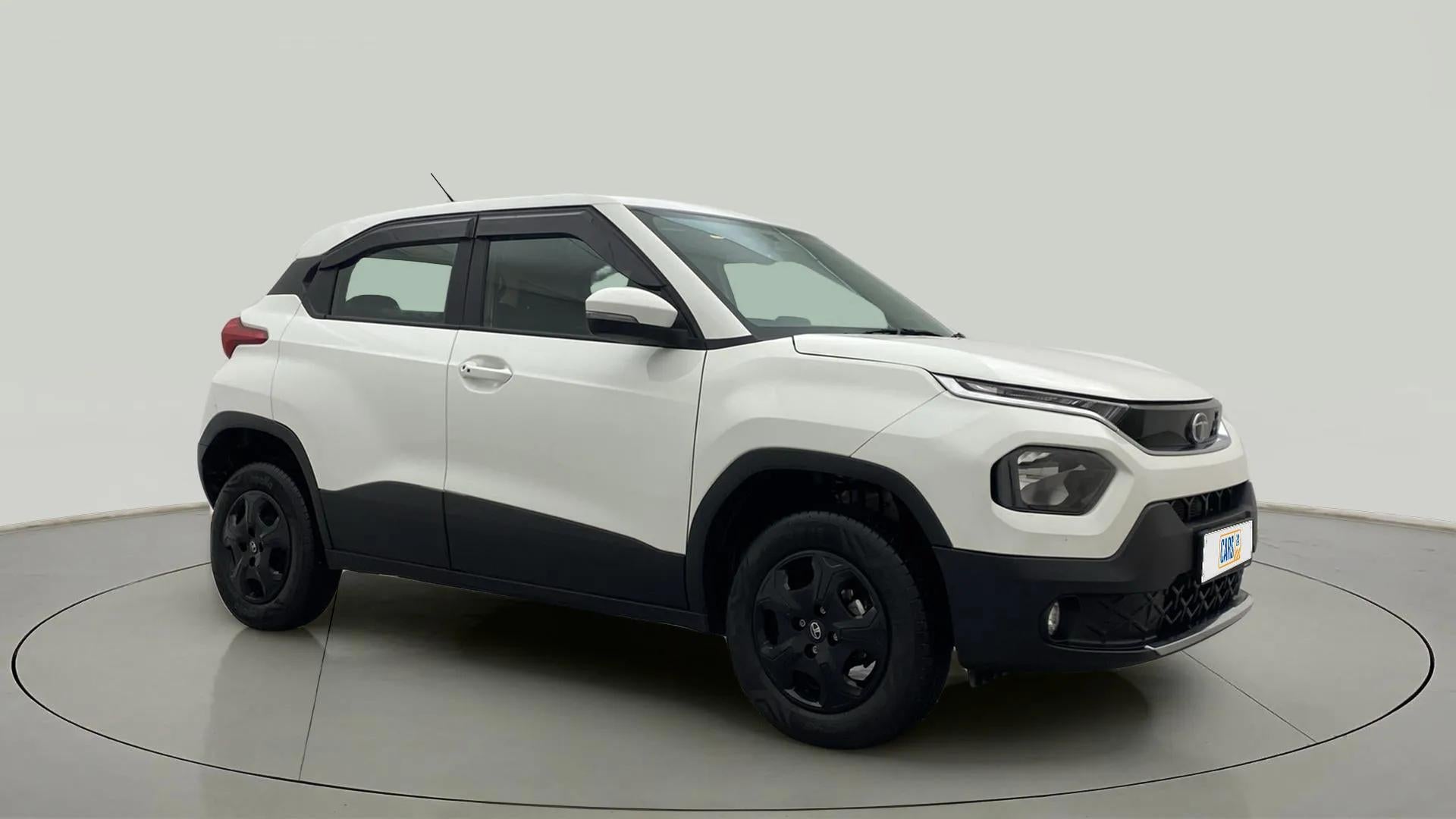 Front three-quarter view of a Orcus White Tata Punch