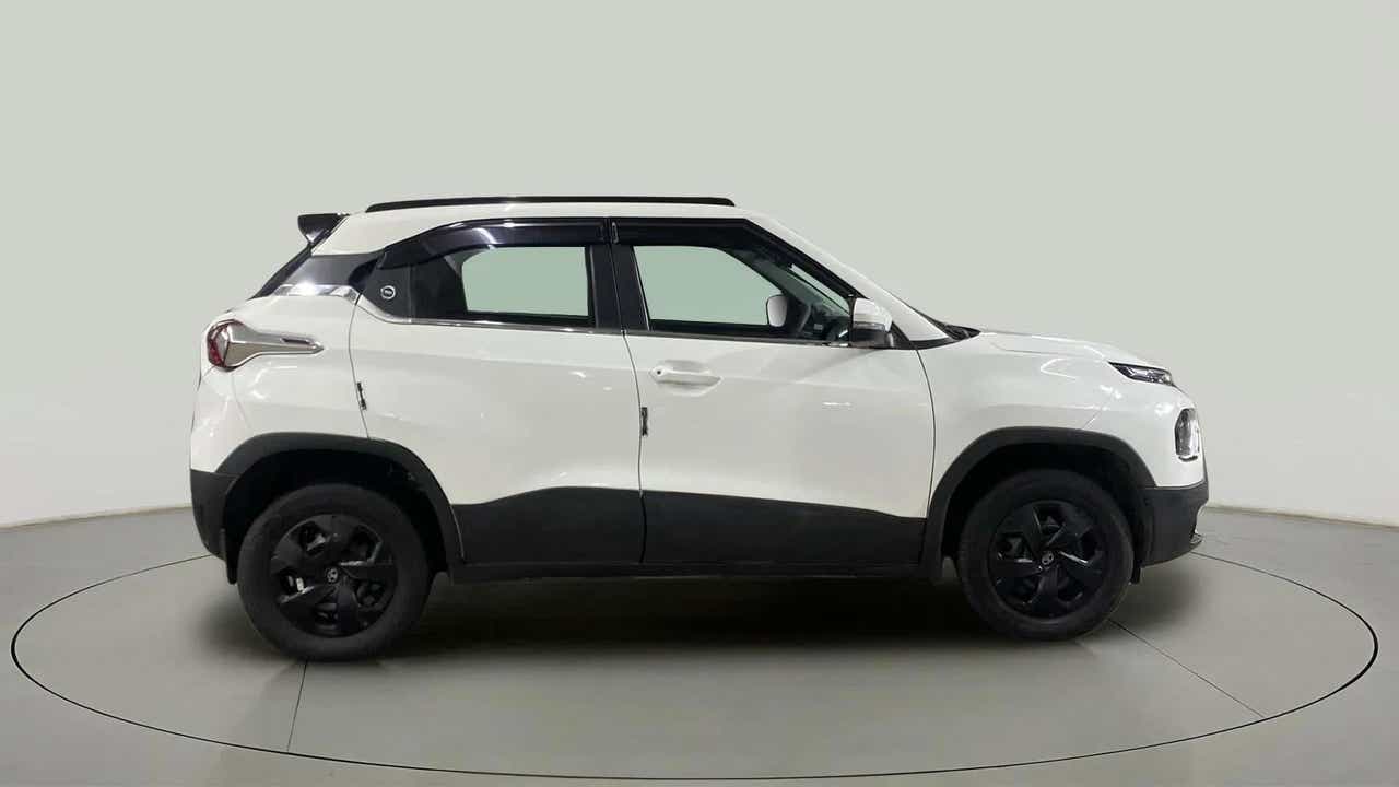 Side view of a Orcus White Tata Punch