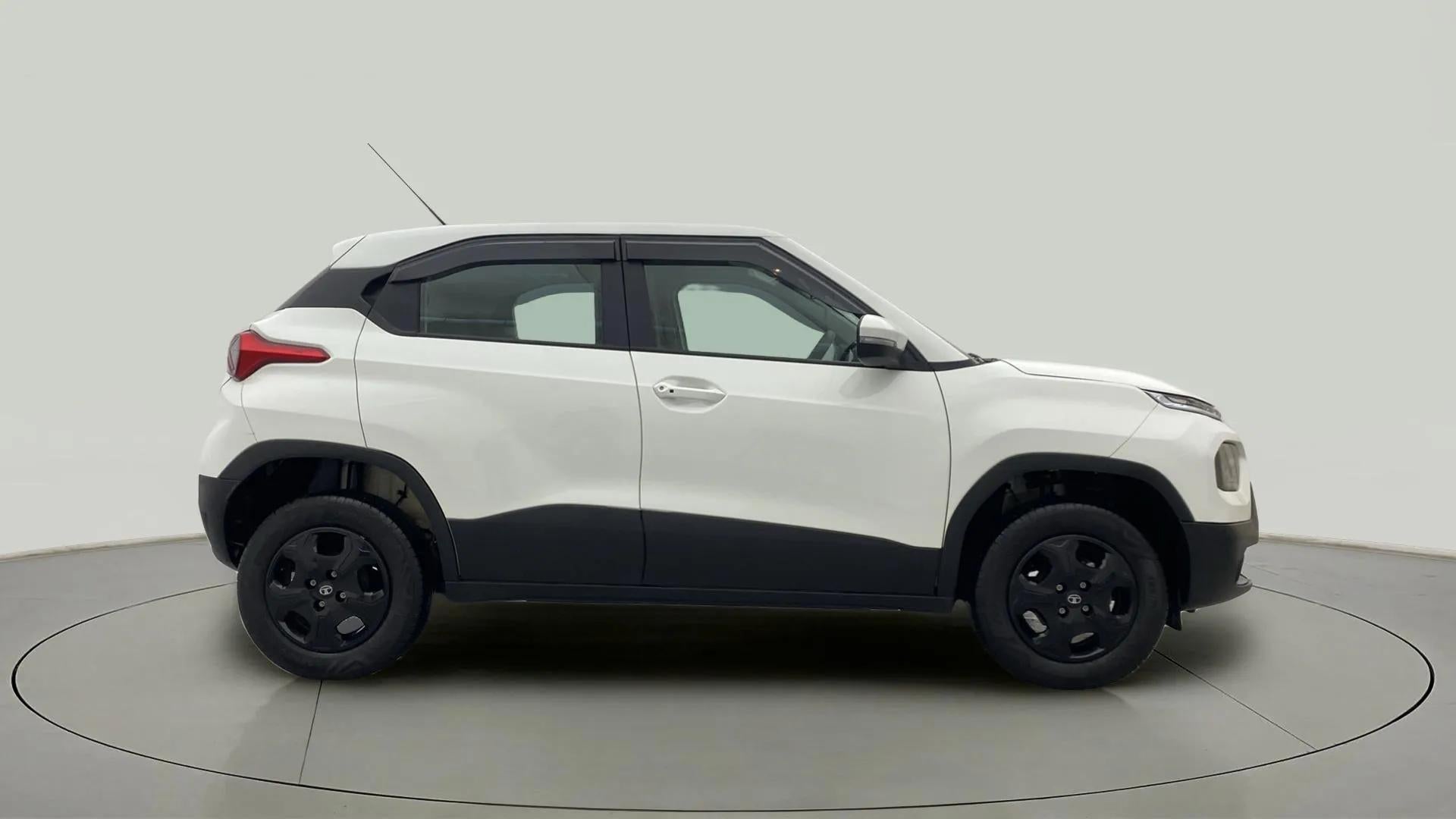 Side view of a Orcus White Tata Punch