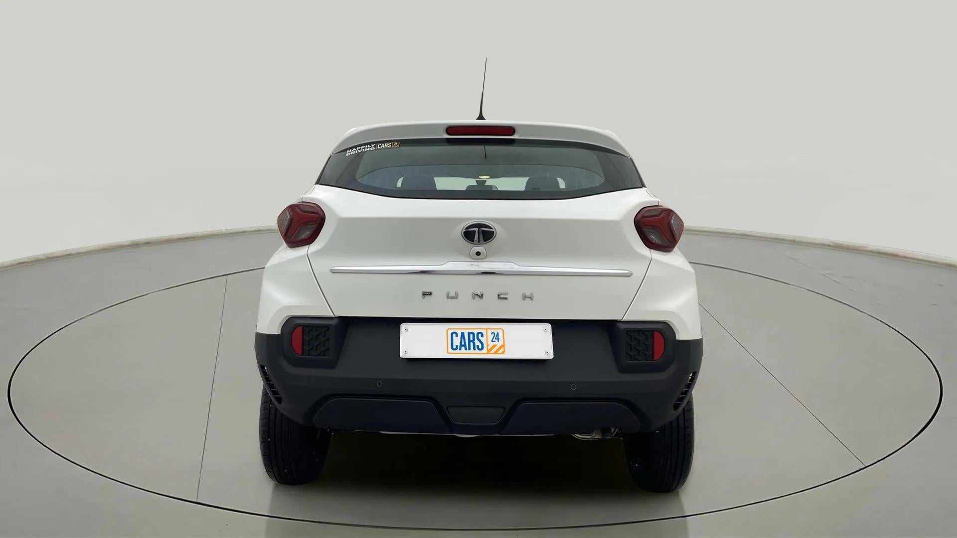 Rear view of a Orcus White Tata Punch