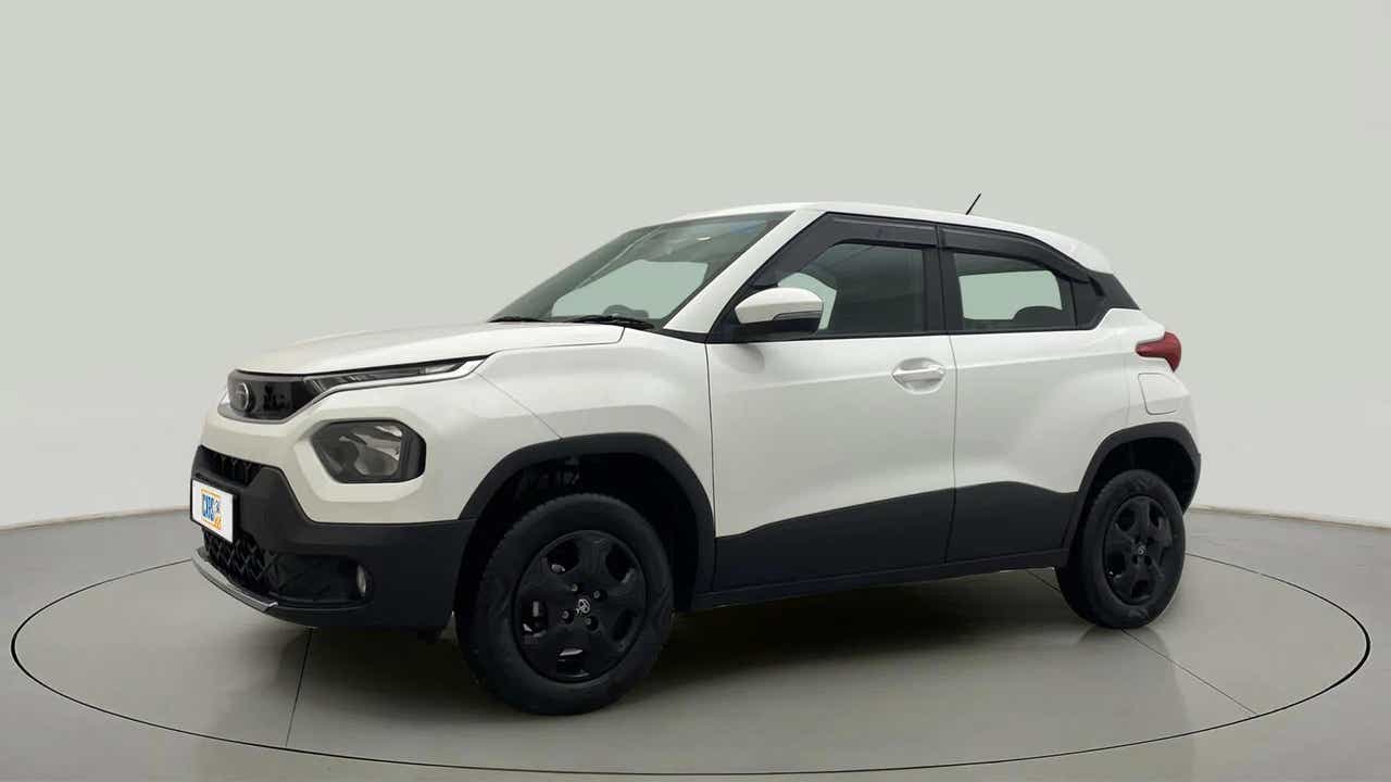 Front three-quarter view of a Orcus White Tata Punch