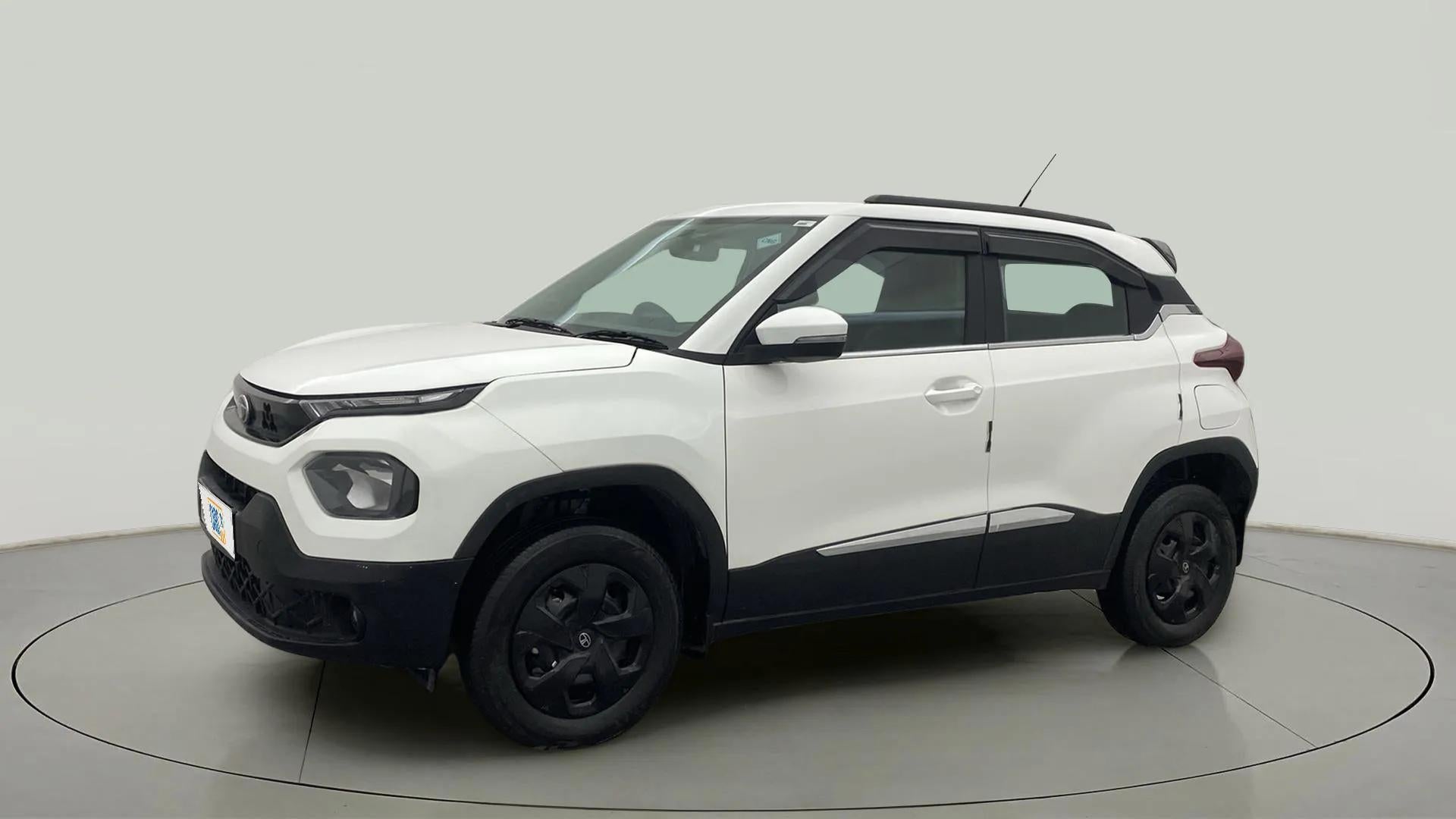 Front three-quarter view of a Orcus White Tata Punch
