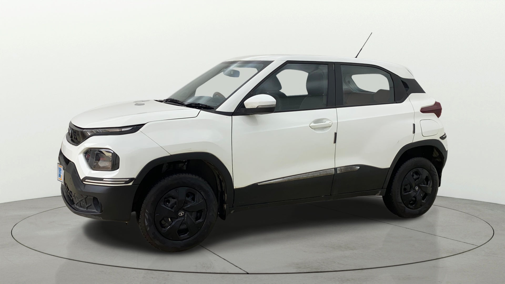 Front side view of a Orcus White Tata Punch