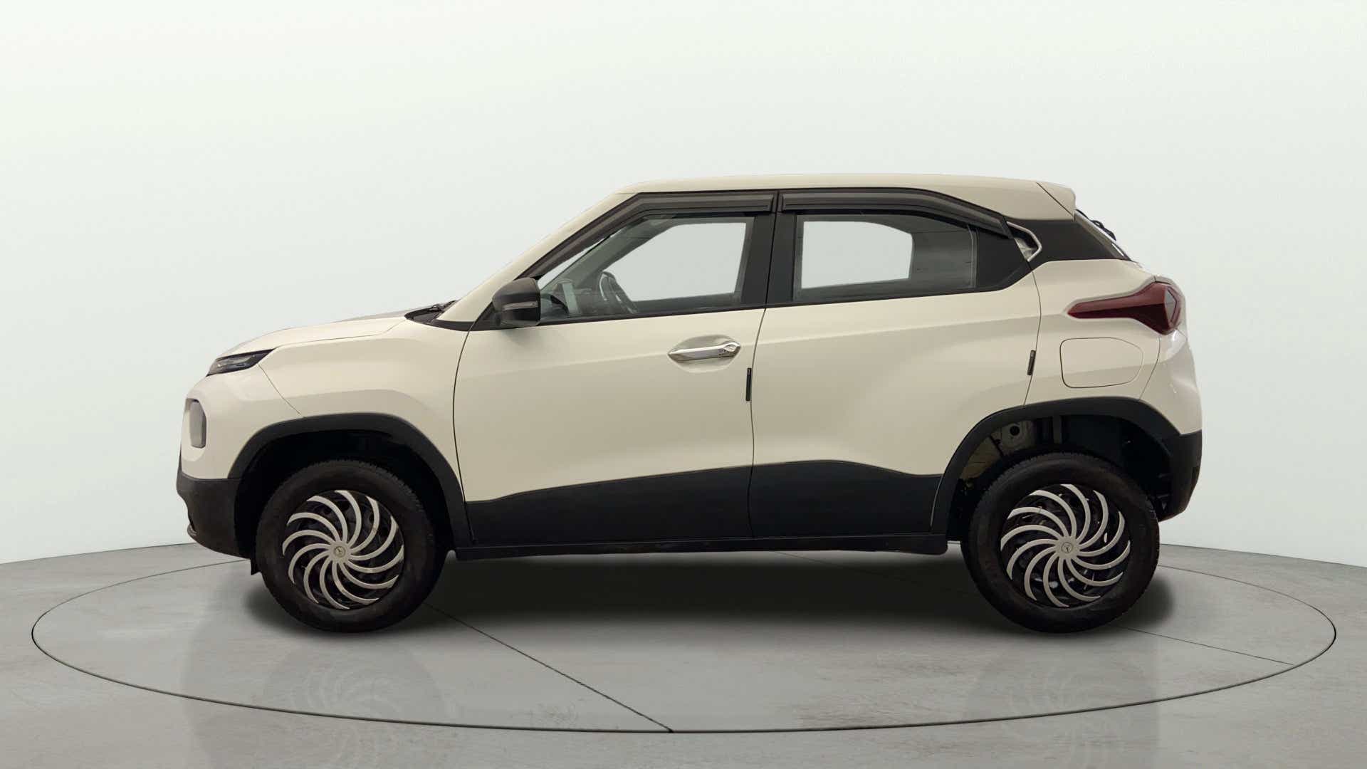 Side view of a Orcus White Tata Punch