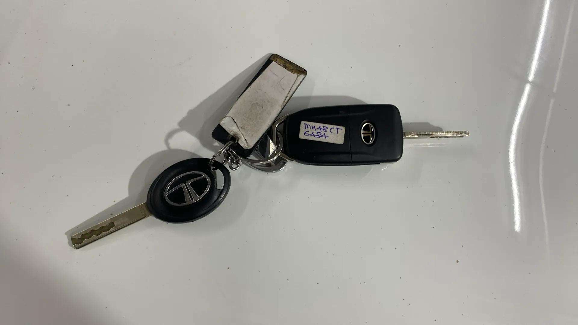 Car key set of a Tata Punch