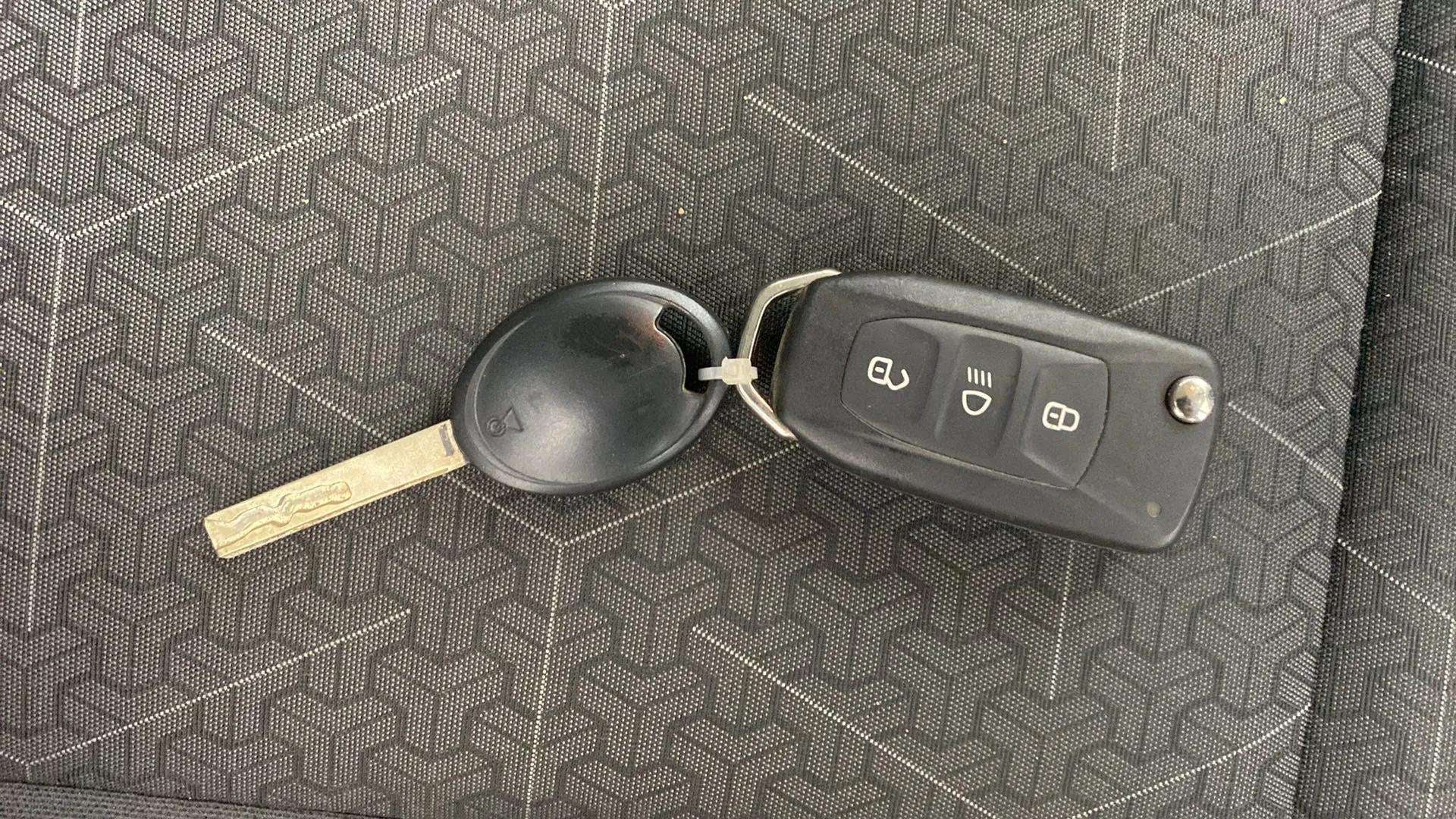 Car key fob and traditional key for a Tata Punch