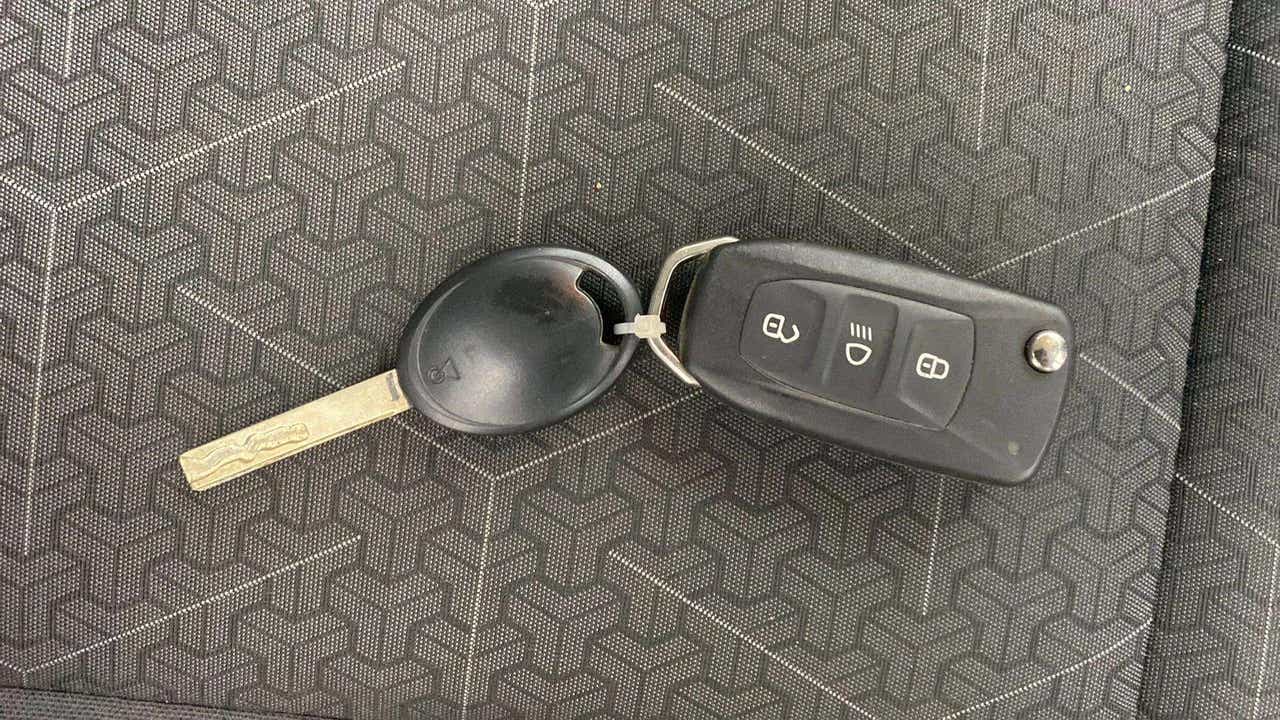 Car key fob and traditional key for a Tata Punch