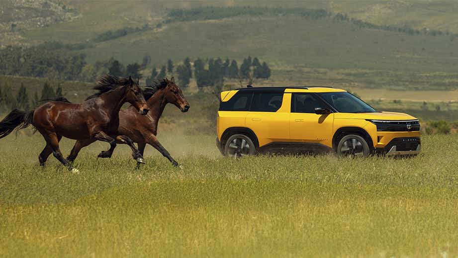 Side view of a andaman adventure tata sierra