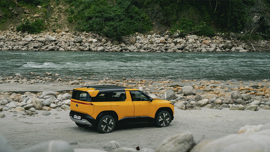 Side view of a andaman adventure Tata Sierra