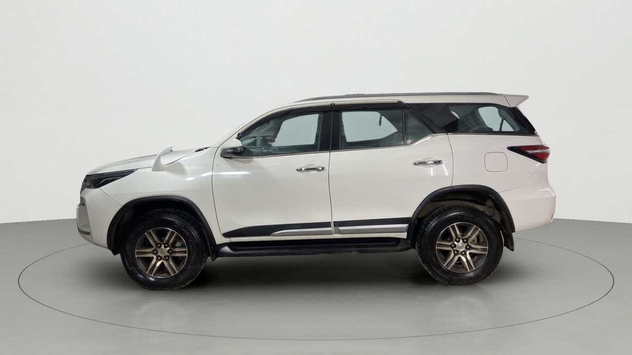Side view of a Toyota Fortuner