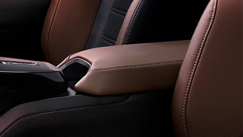 Center armrest of Toyota Urban Cruiser Ebella