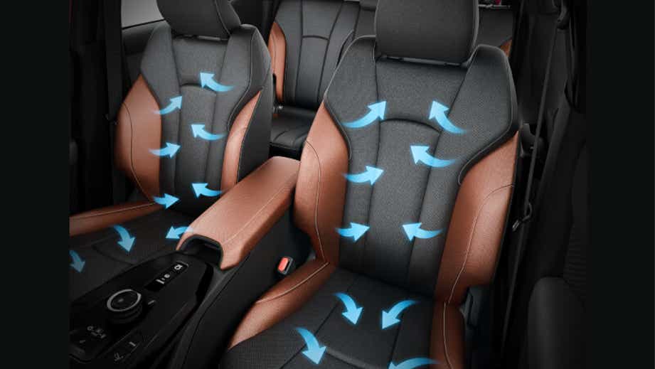 Front seats of Toyota Urban Cruiser Ebella