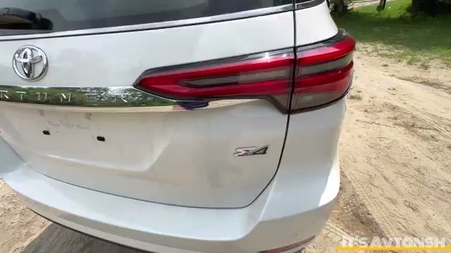 toyota-fortuner-Bootspace-image