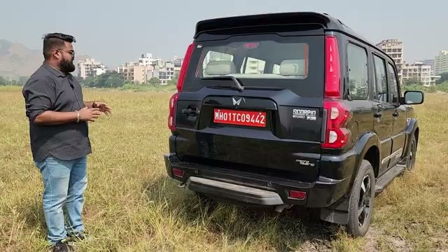 mahindra-scorpio-classic-Bootspace-image