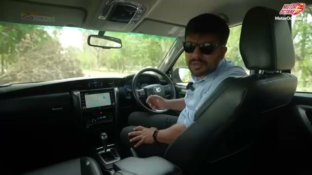 toyota-fortuner-Steering-image